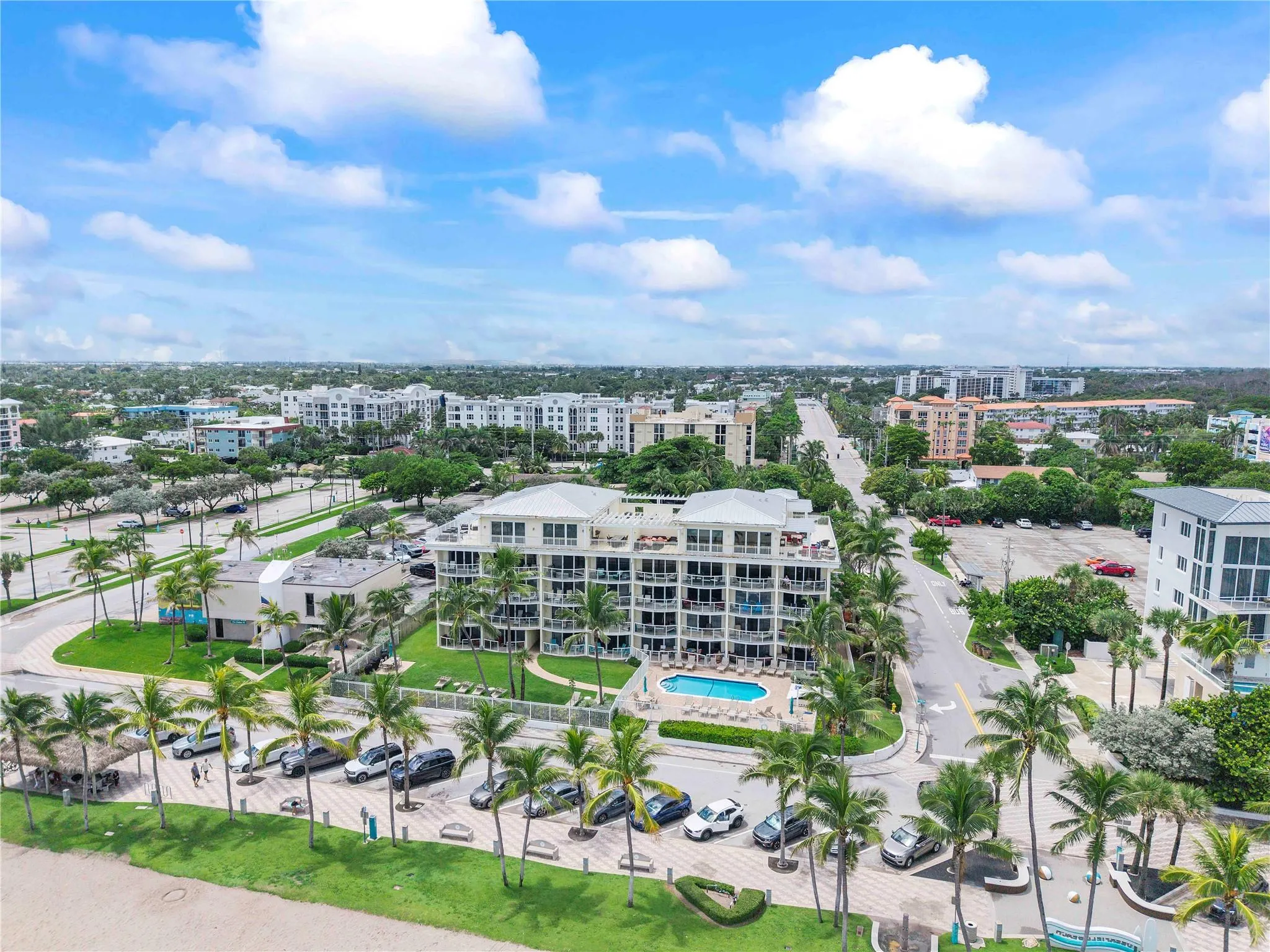 2080 E Hillsboro Blvd, #407