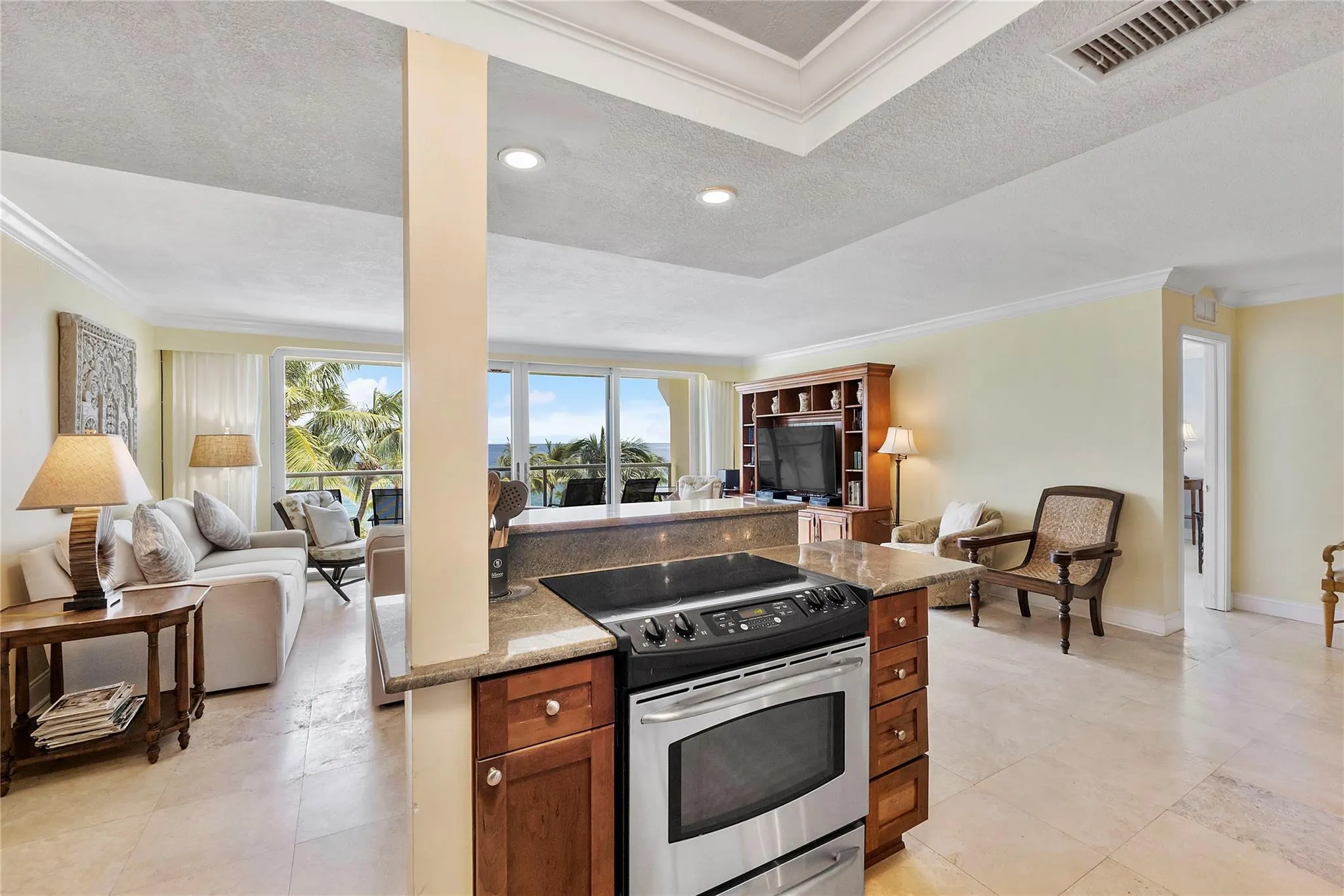 2080 E Hillsboro Blvd, #407