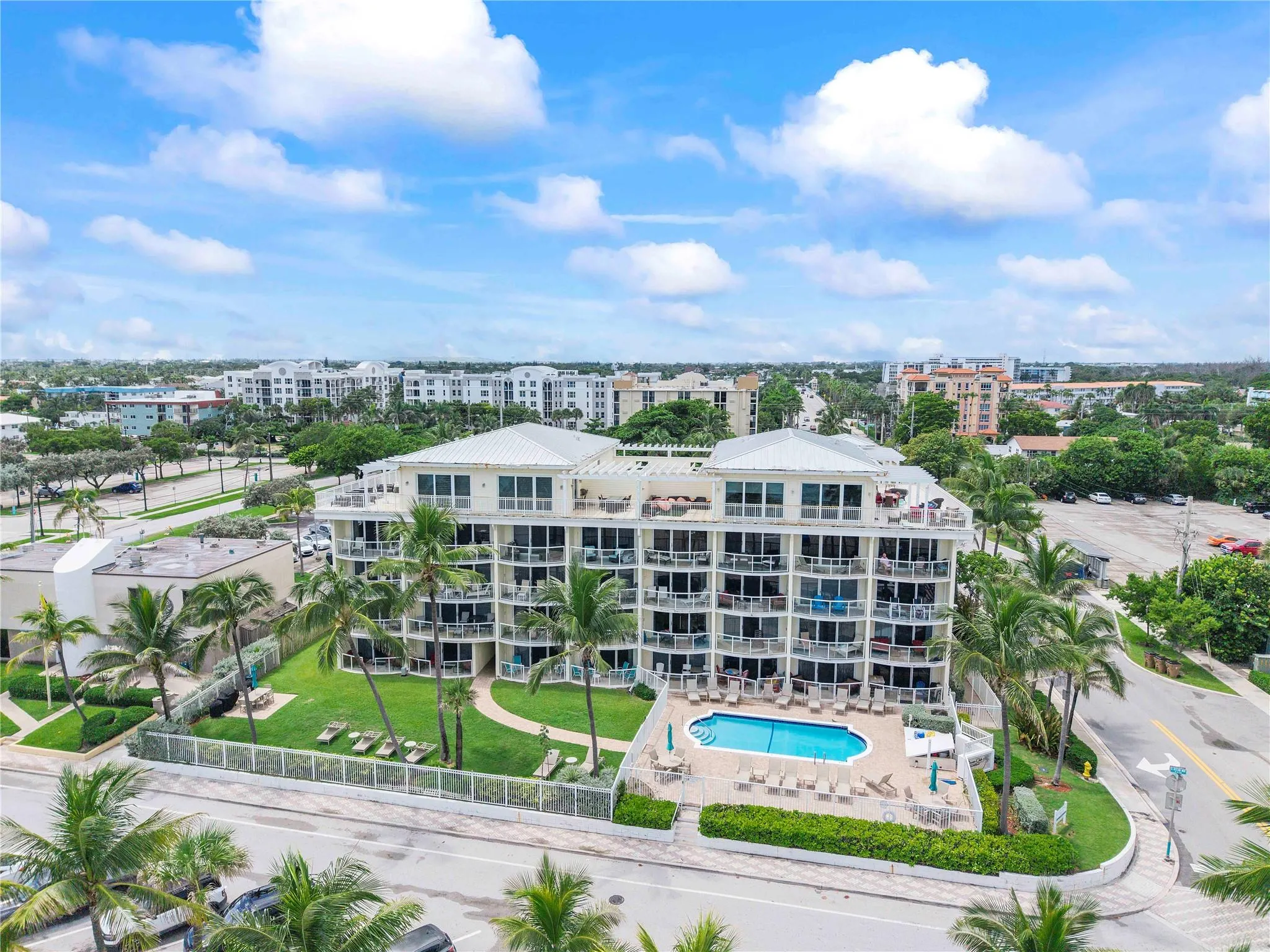 2080 E Hillsboro Blvd, #407
