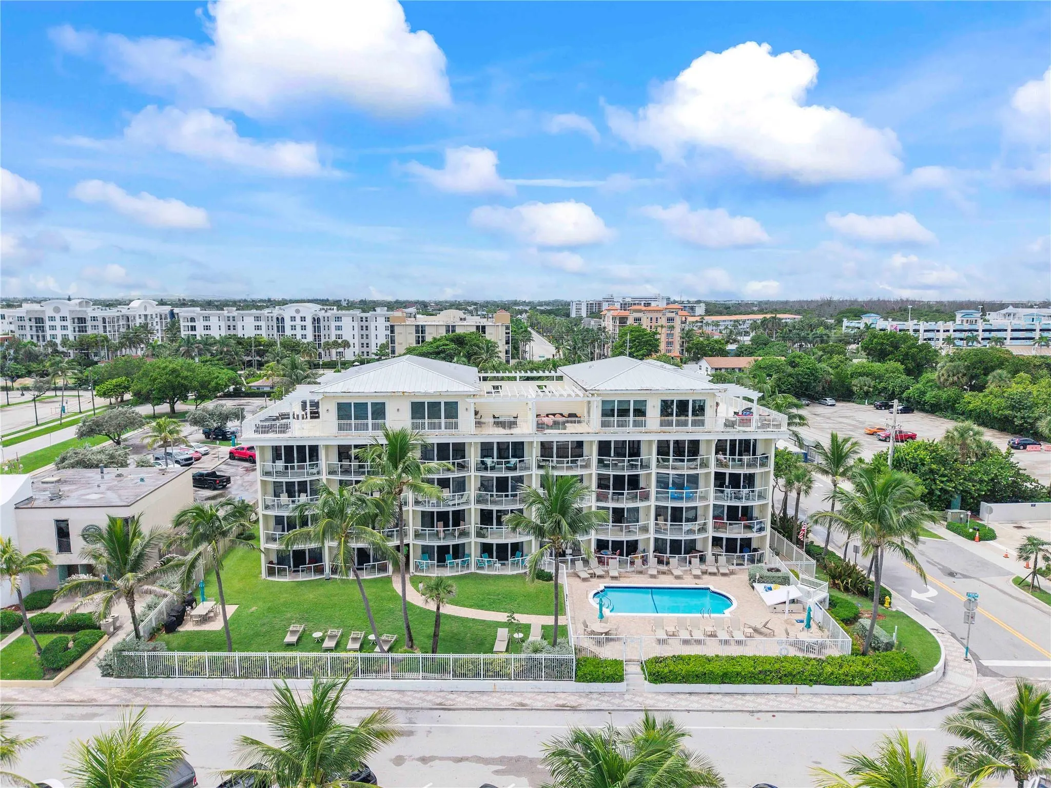 2080 E Hillsboro Blvd, #407