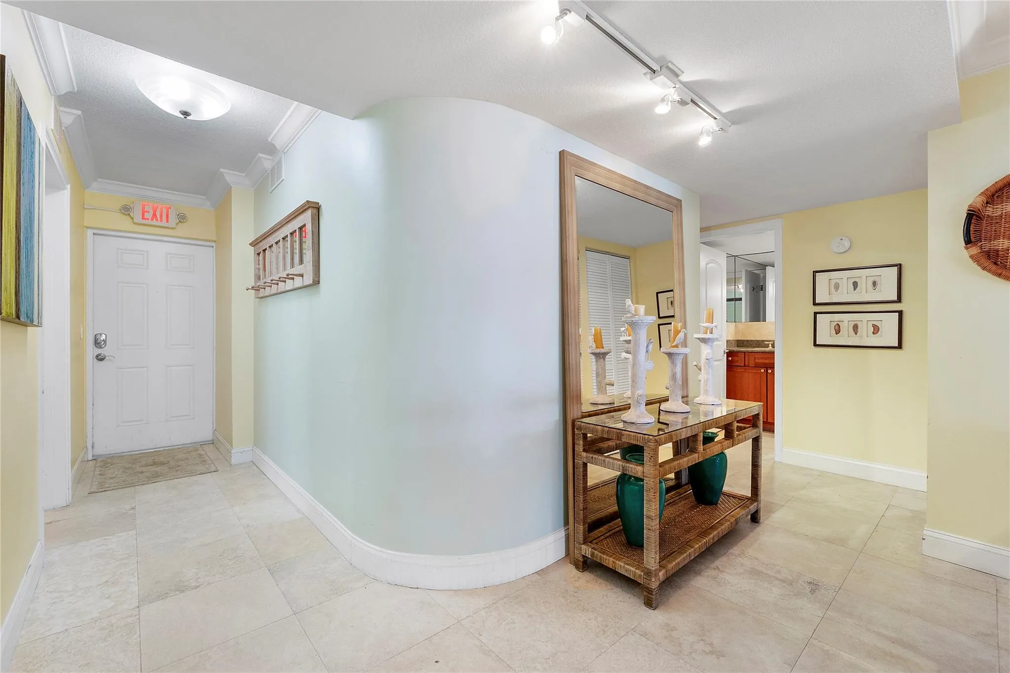 2080 E Hillsboro Blvd, #407