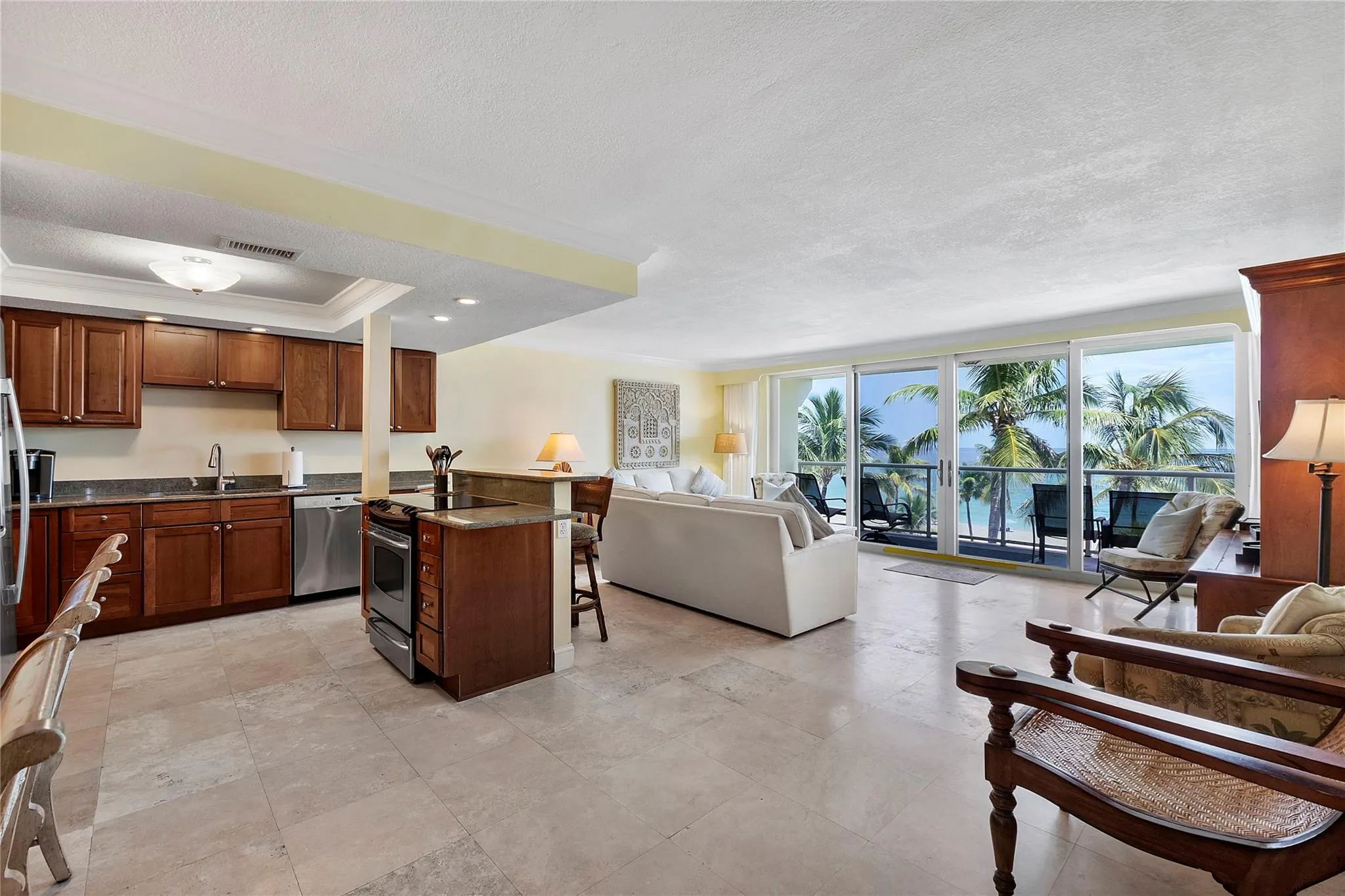 2080 E Hillsboro Blvd, #407