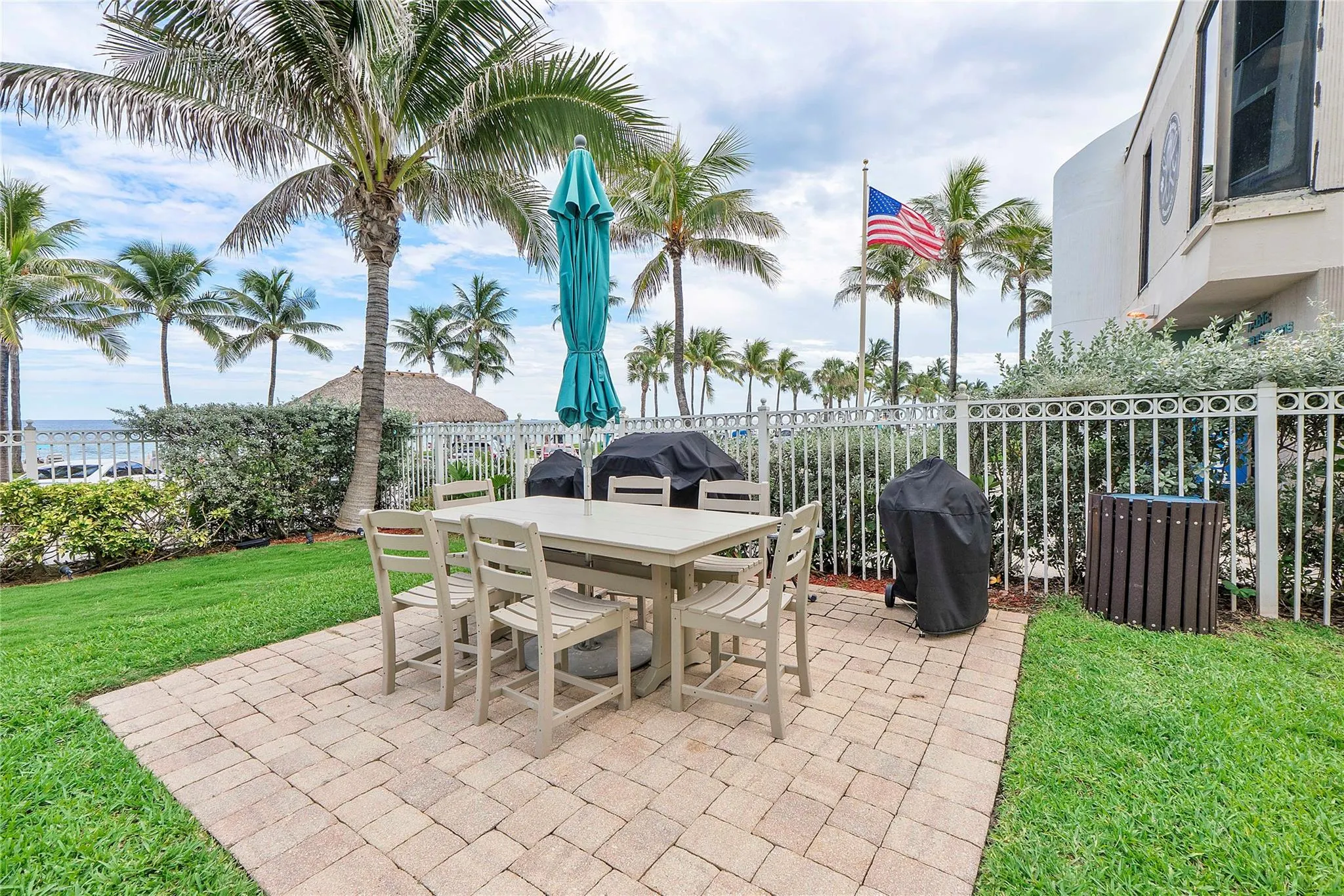 2080 E Hillsboro Blvd, #407
