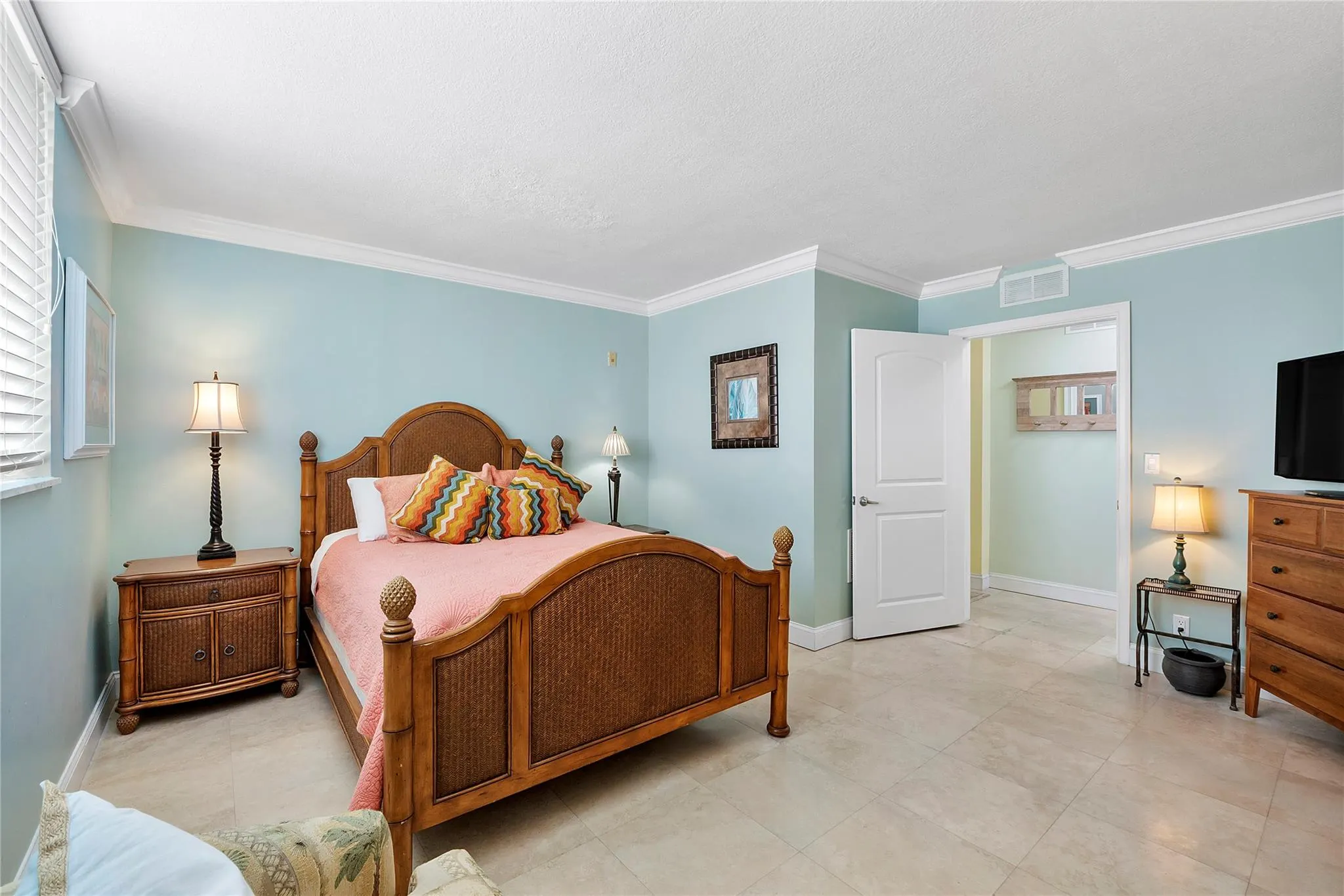 2080 E Hillsboro Blvd, #407