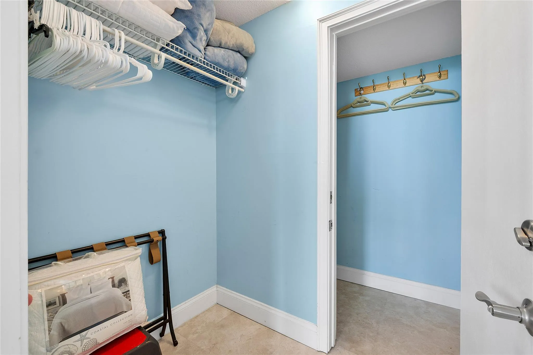 2080 E Hillsboro Blvd, #407
