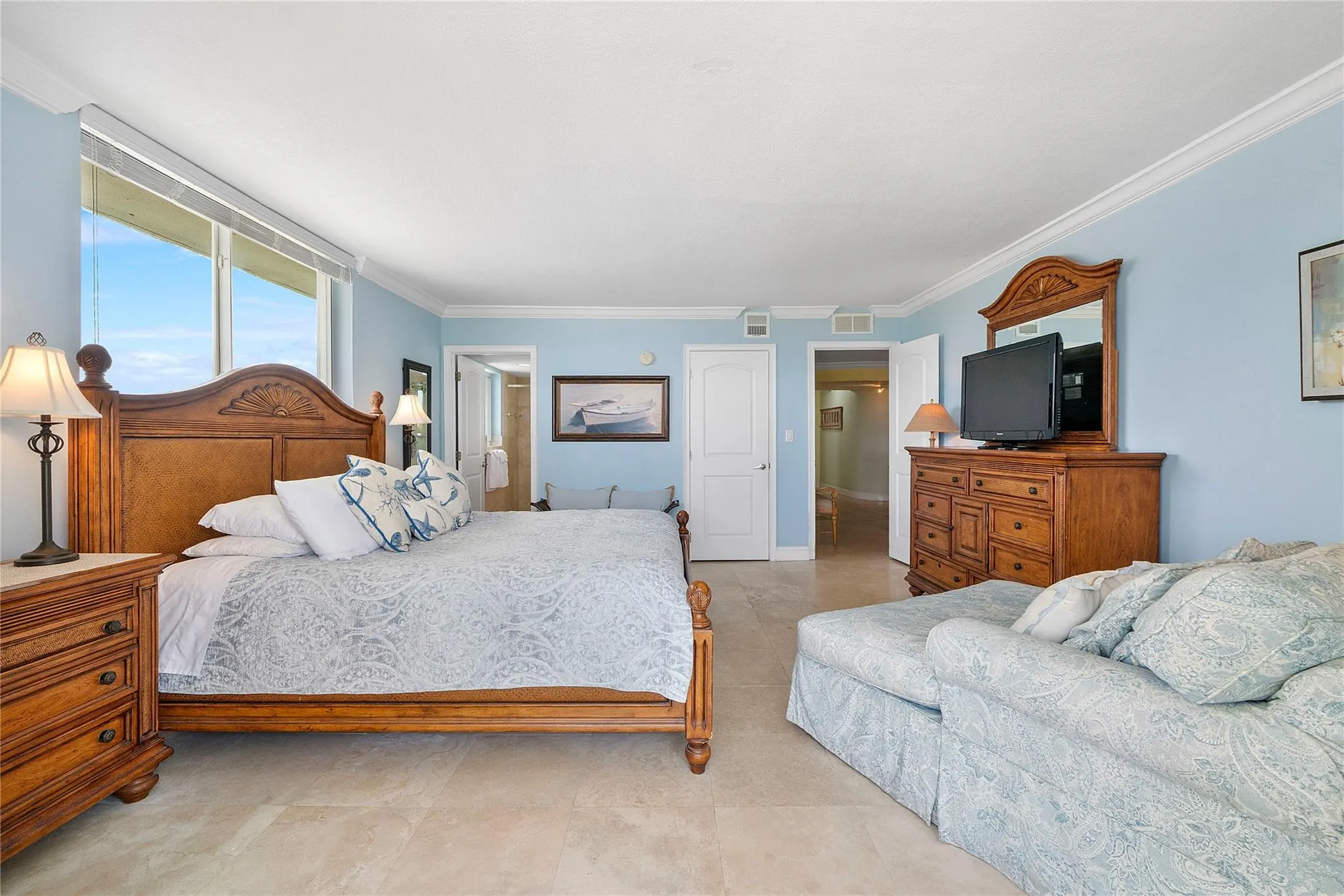 2080 E Hillsboro Blvd, #407