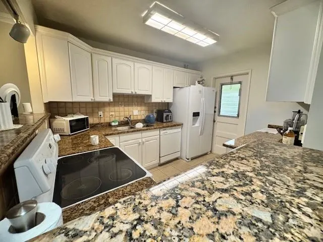 2850 N Palm Aire Drive, #207