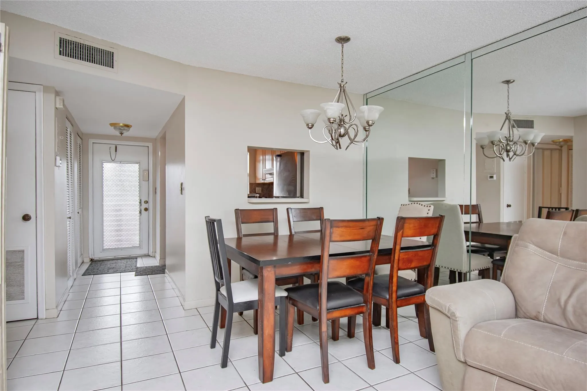 9460 Sunrise Lakes Blvd, #202