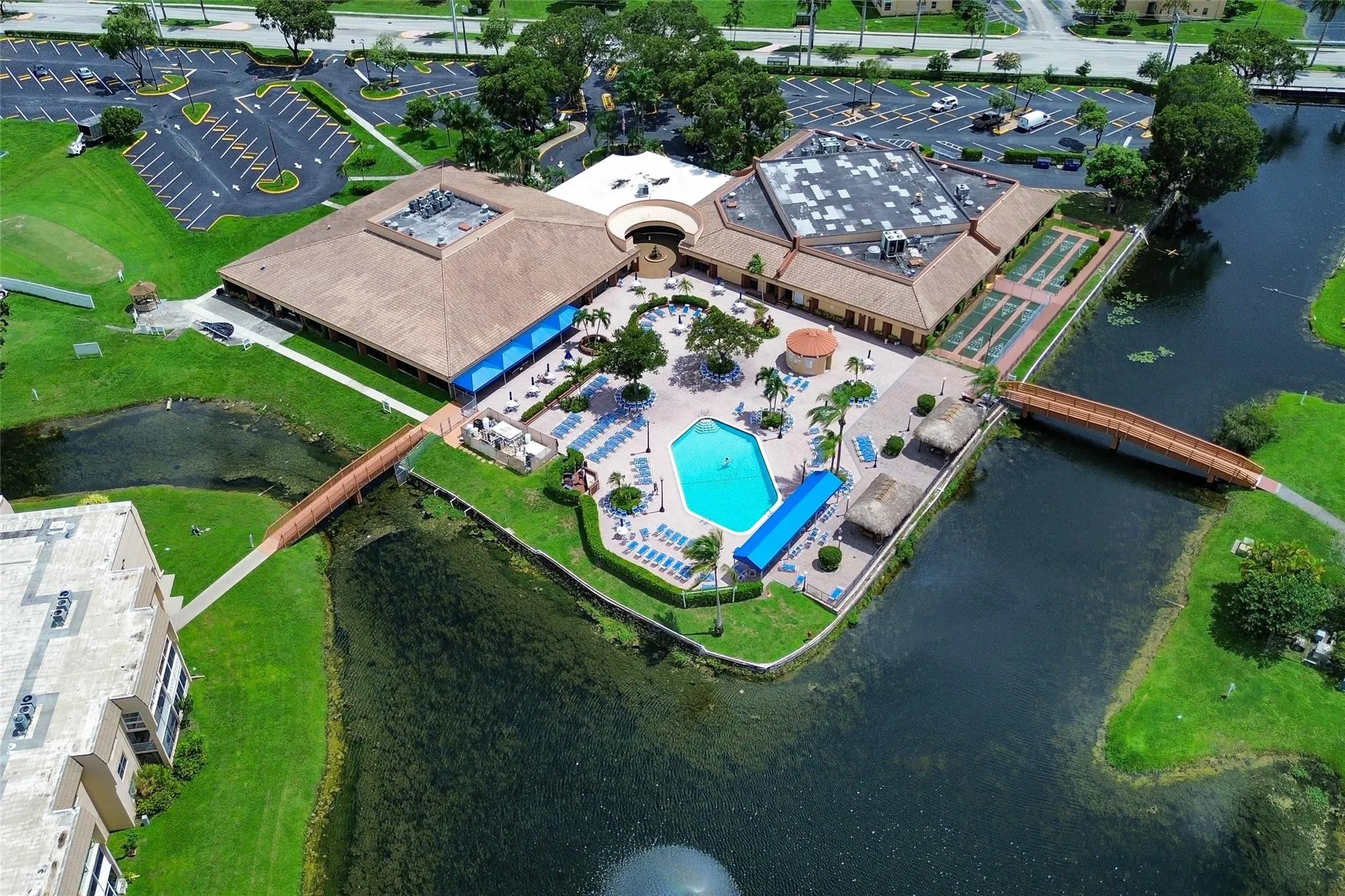 9460 Sunrise Lakes Blvd, #202