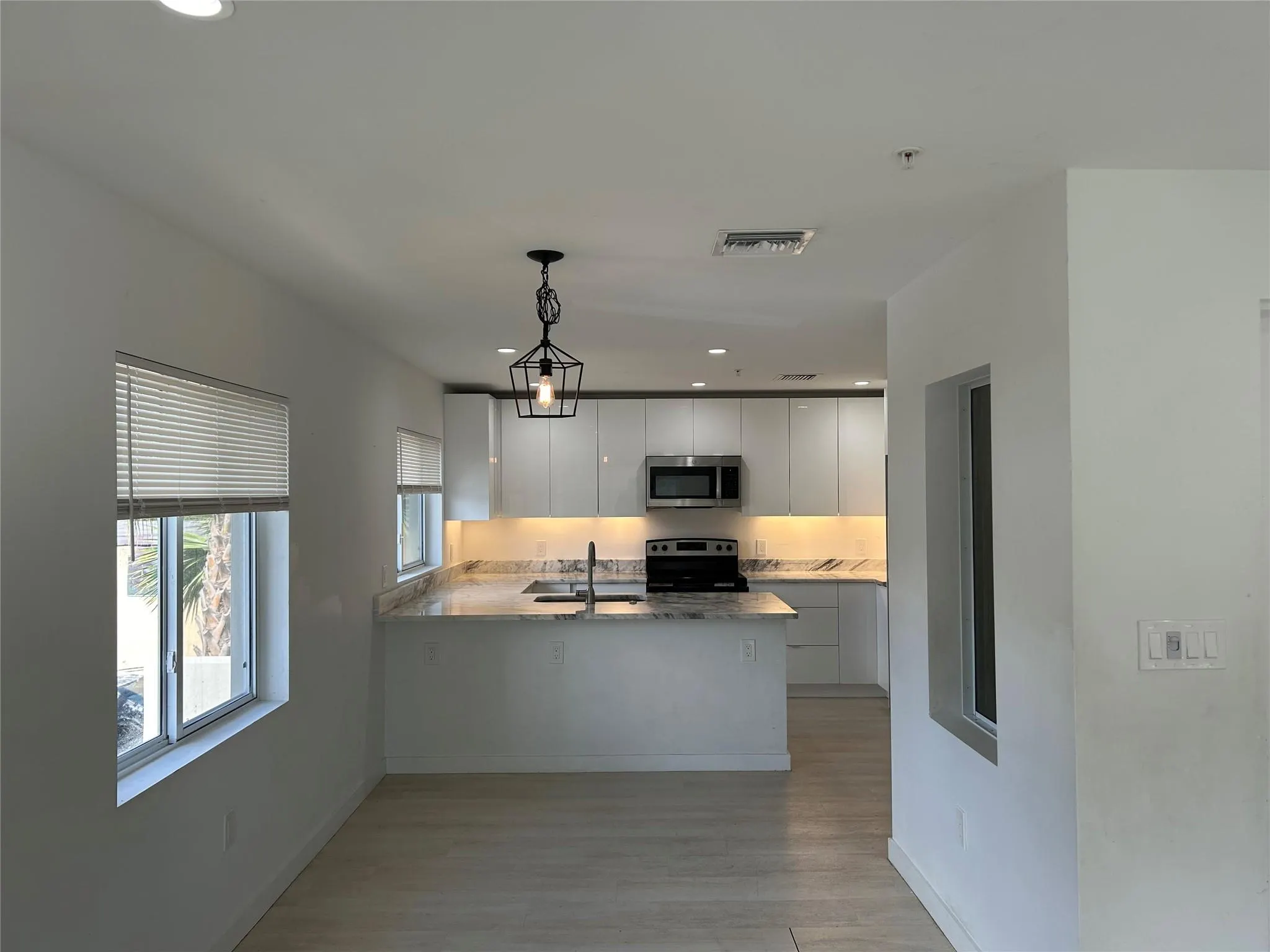 1117 NE 5th Ave, #3