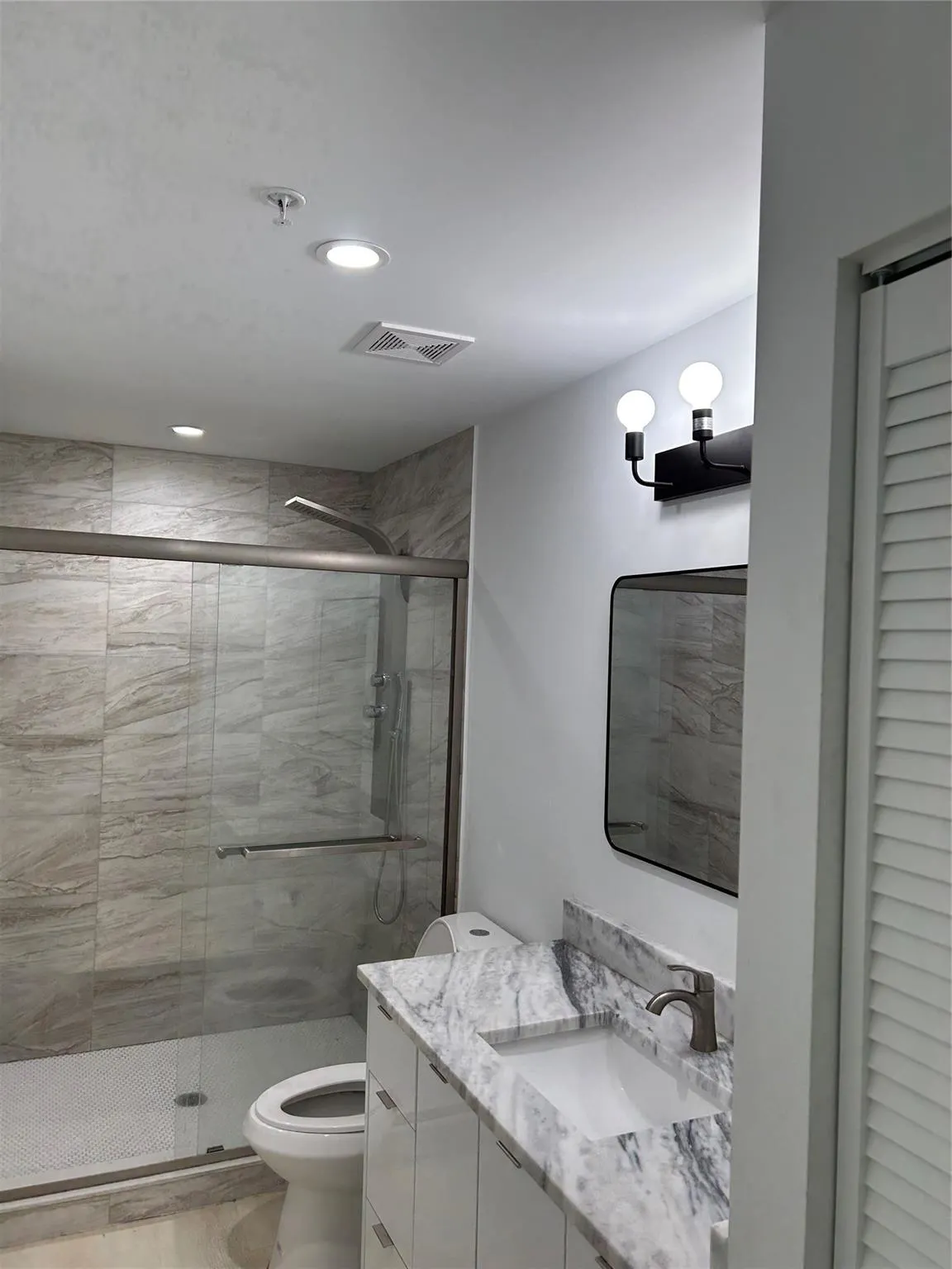 1117 NE 5th Ave, #3