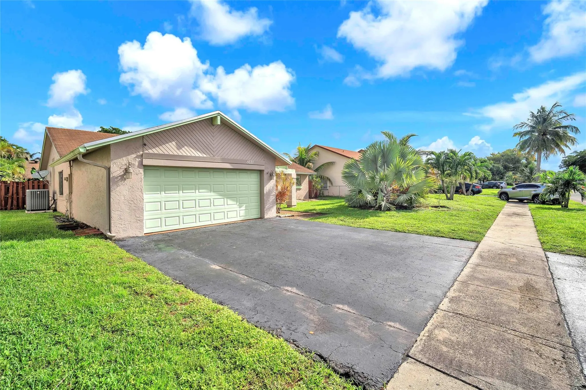 8621 NW 46th Ct