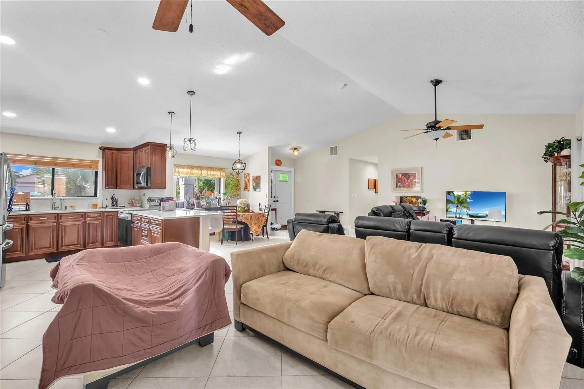 8621 NW 46th Ct