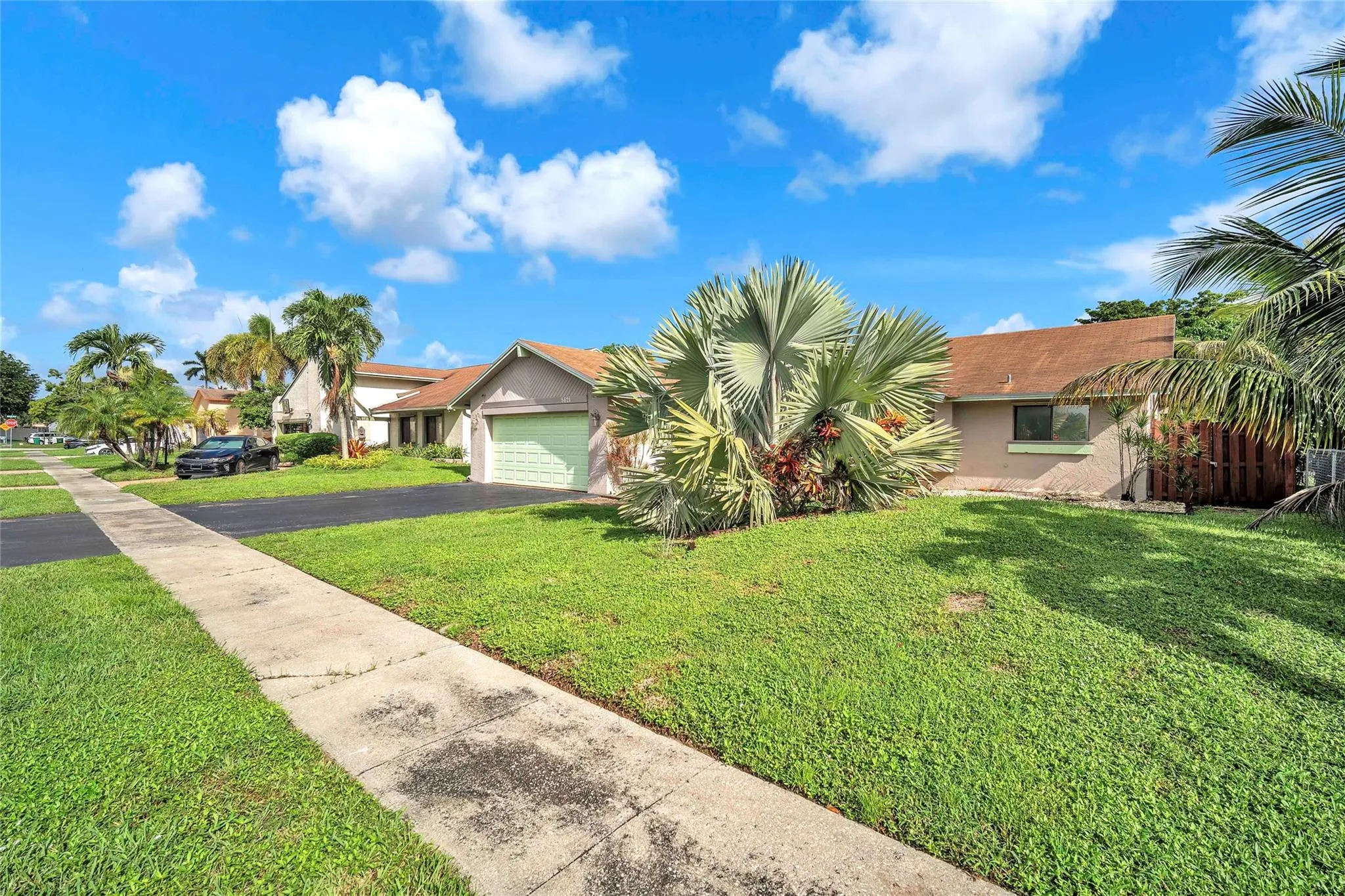 8621 NW 46th Ct