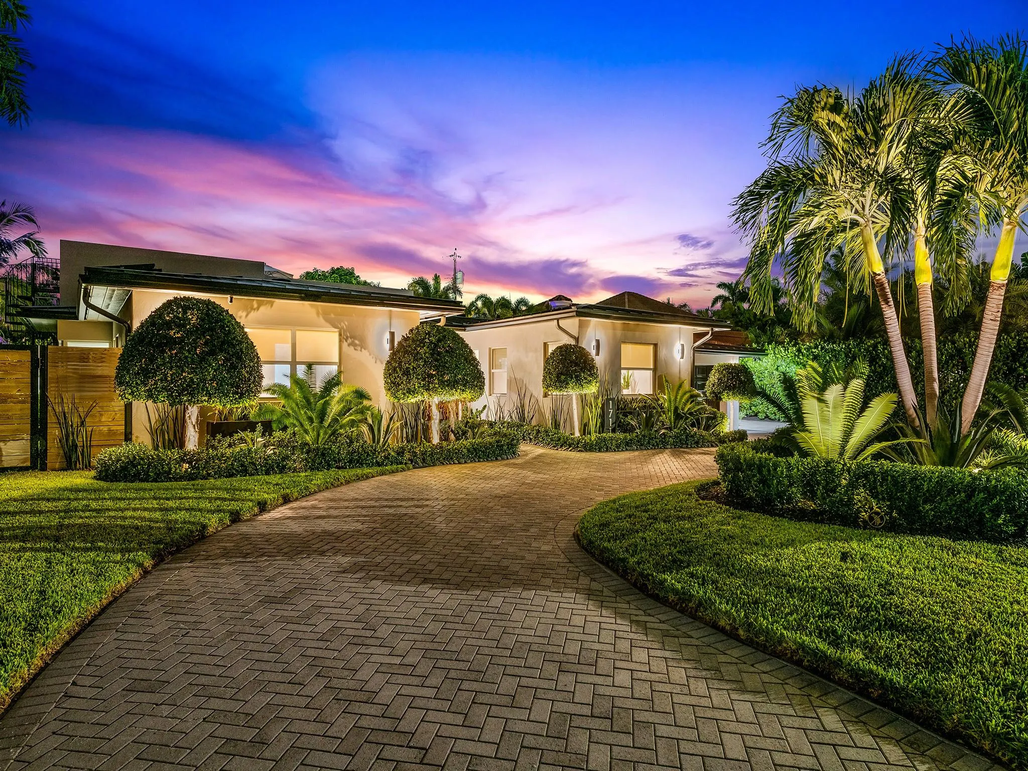 1711 Bayview Dr
