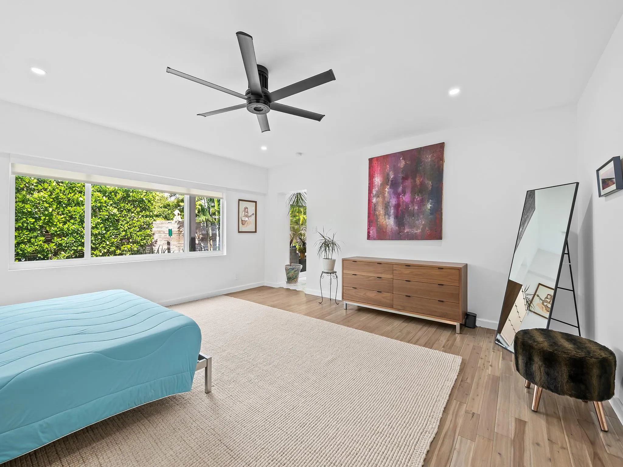1711 Bayview Dr