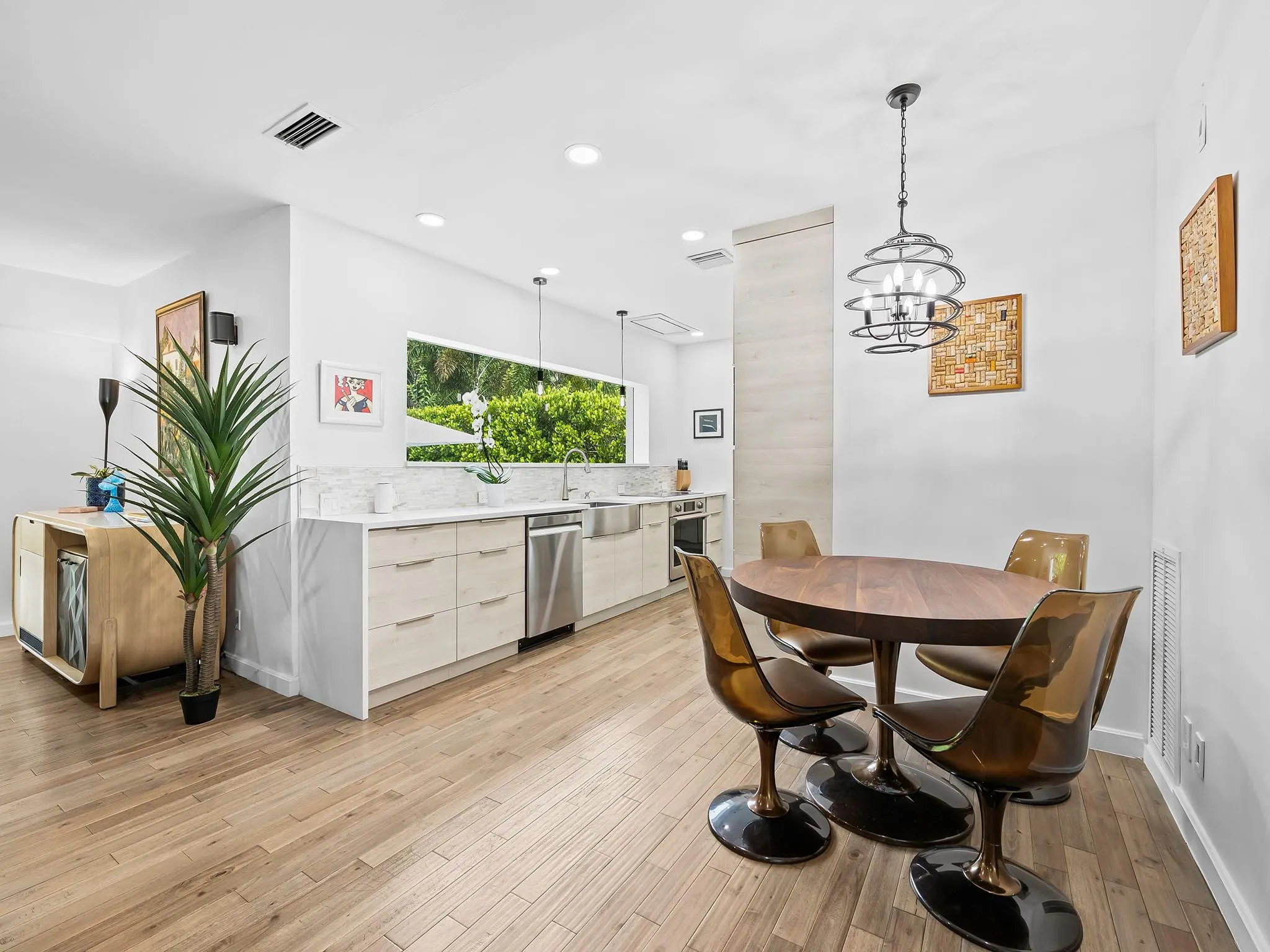 1711 Bayview Dr