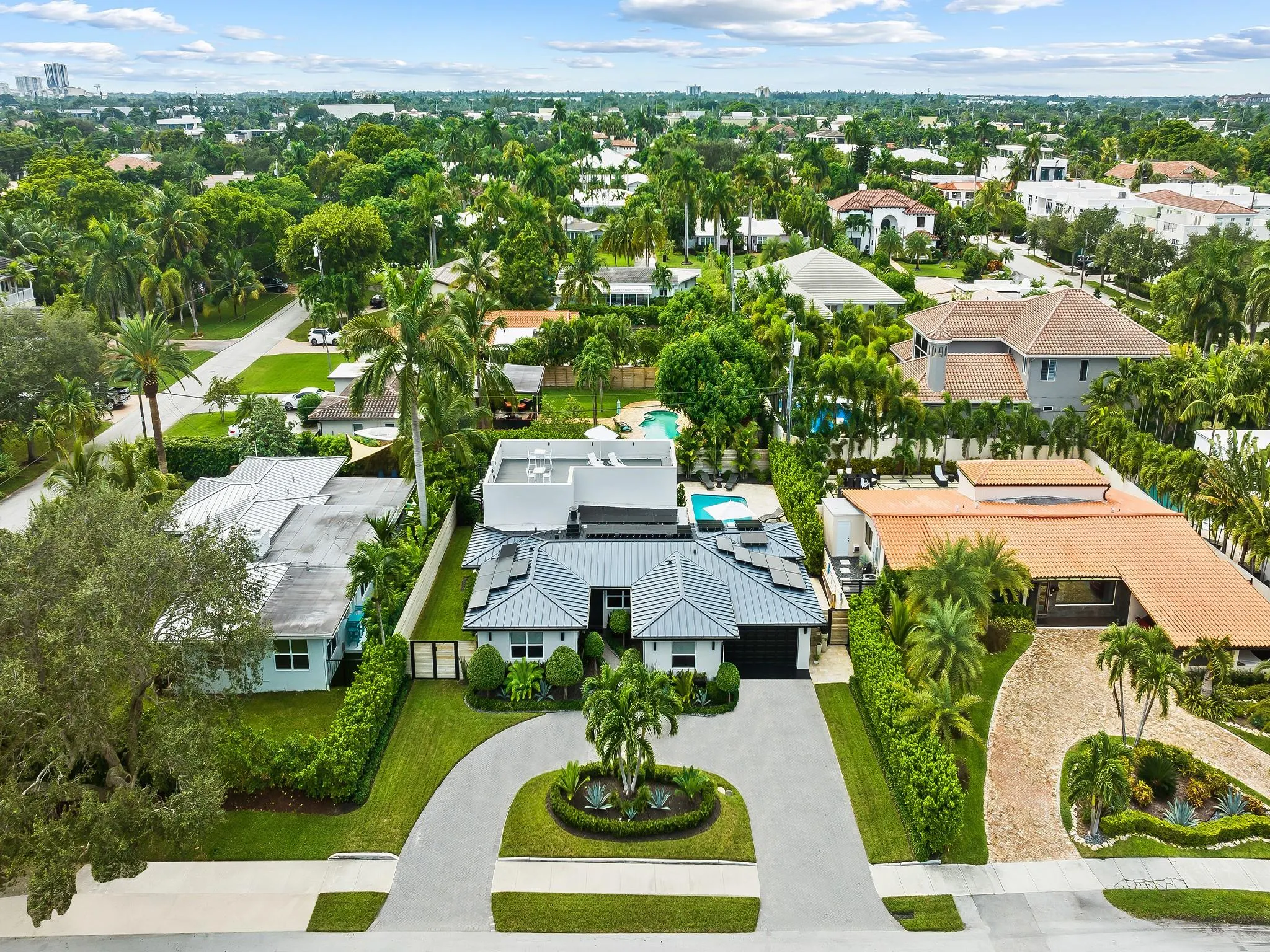 1711 Bayview Dr