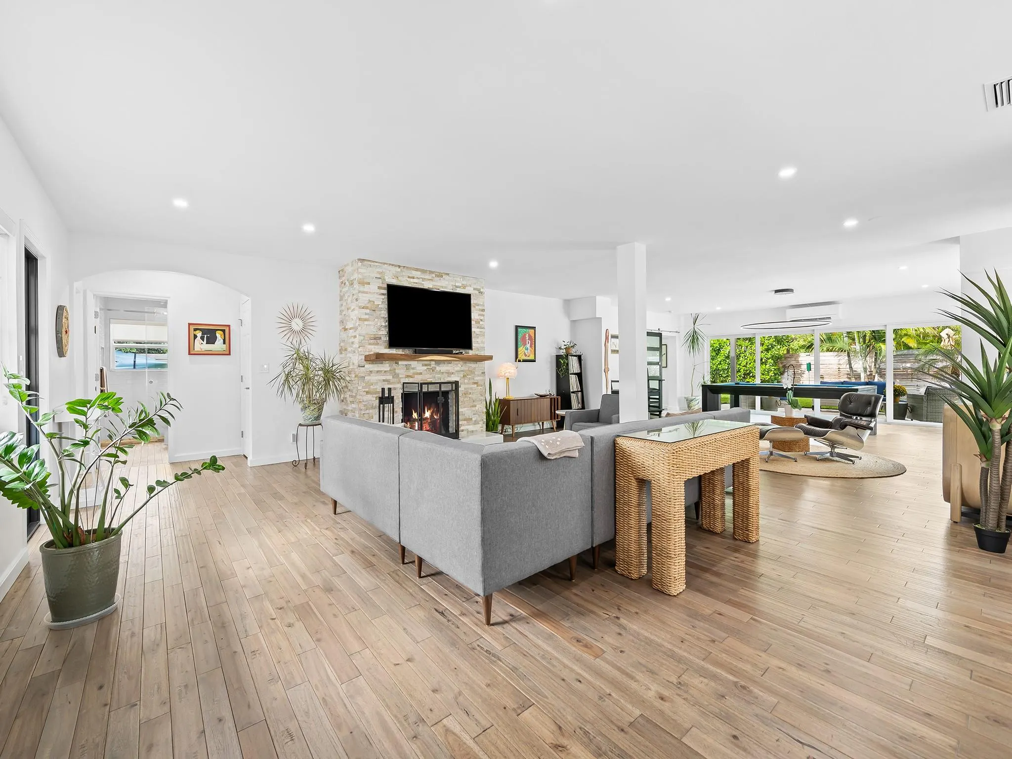 1711 Bayview Dr