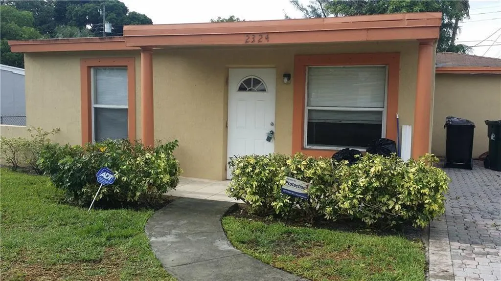 2324 NW 14th St