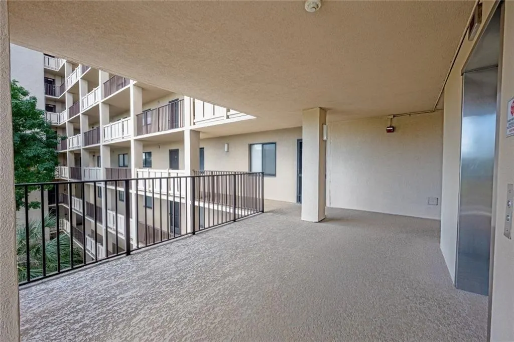 2206 S Cypress Bend Dr, #208