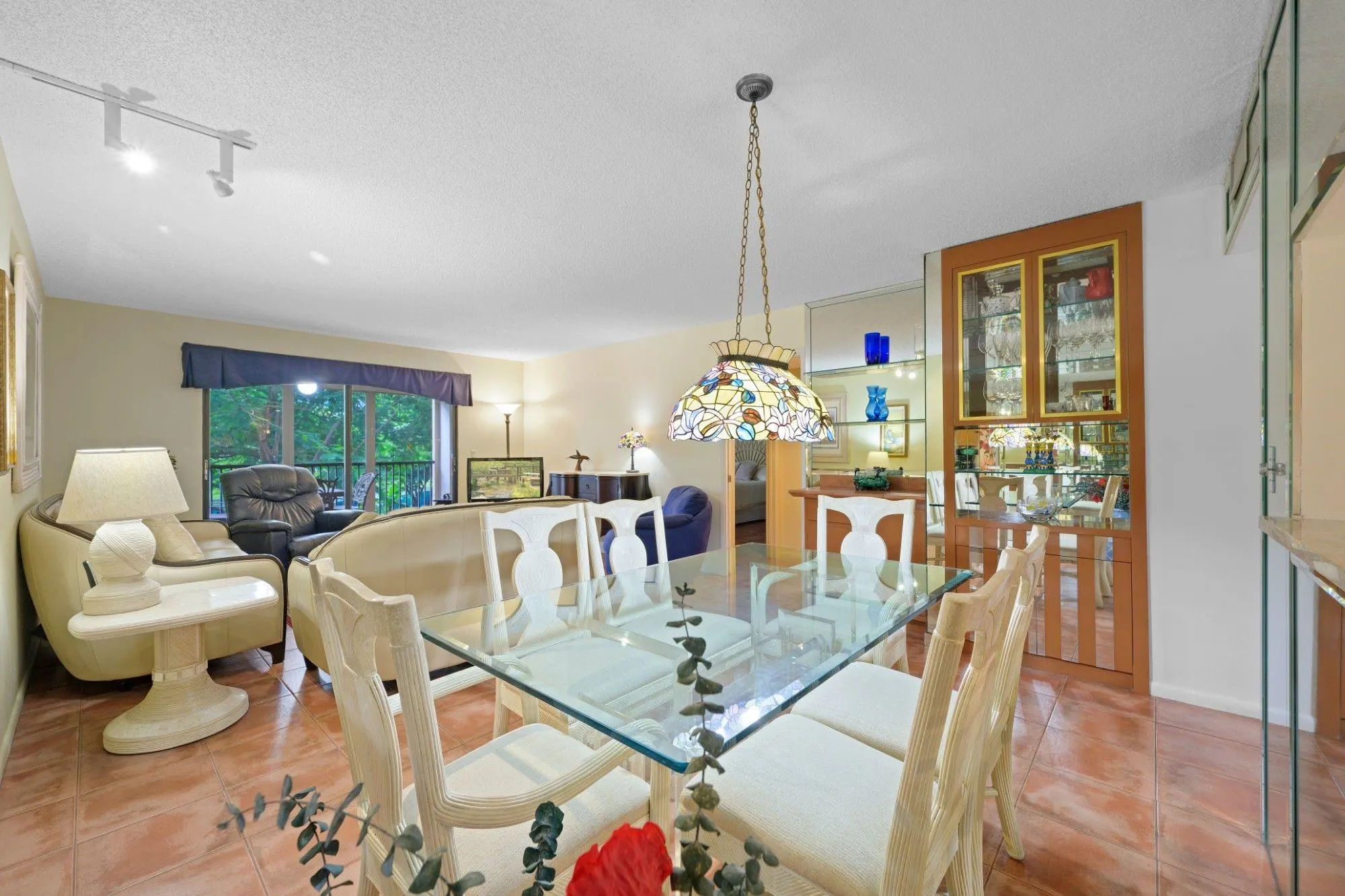 2206 S Cypress Bend Dr, #208