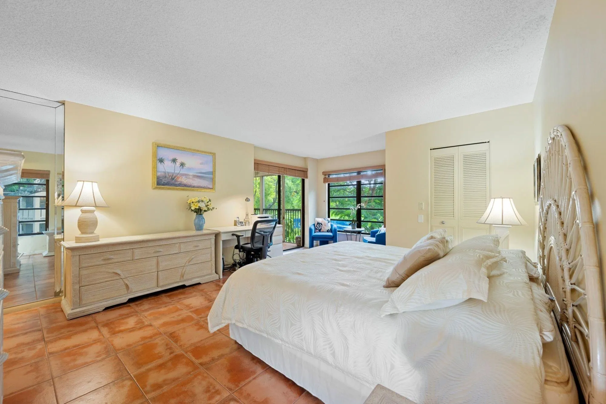 2206 S Cypress Bend Dr, #208