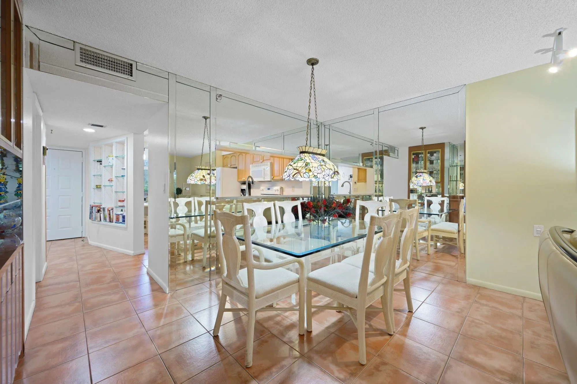 2206 S Cypress Bend Dr, #208