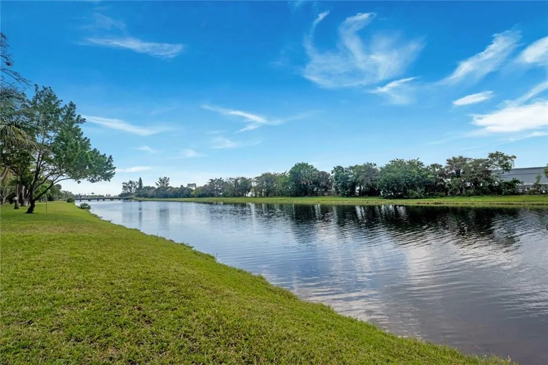 2206 S Cypress Bend Dr, #208