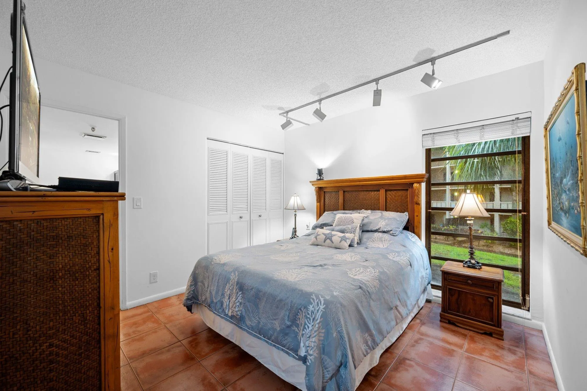2206 S Cypress Bend Dr, #208