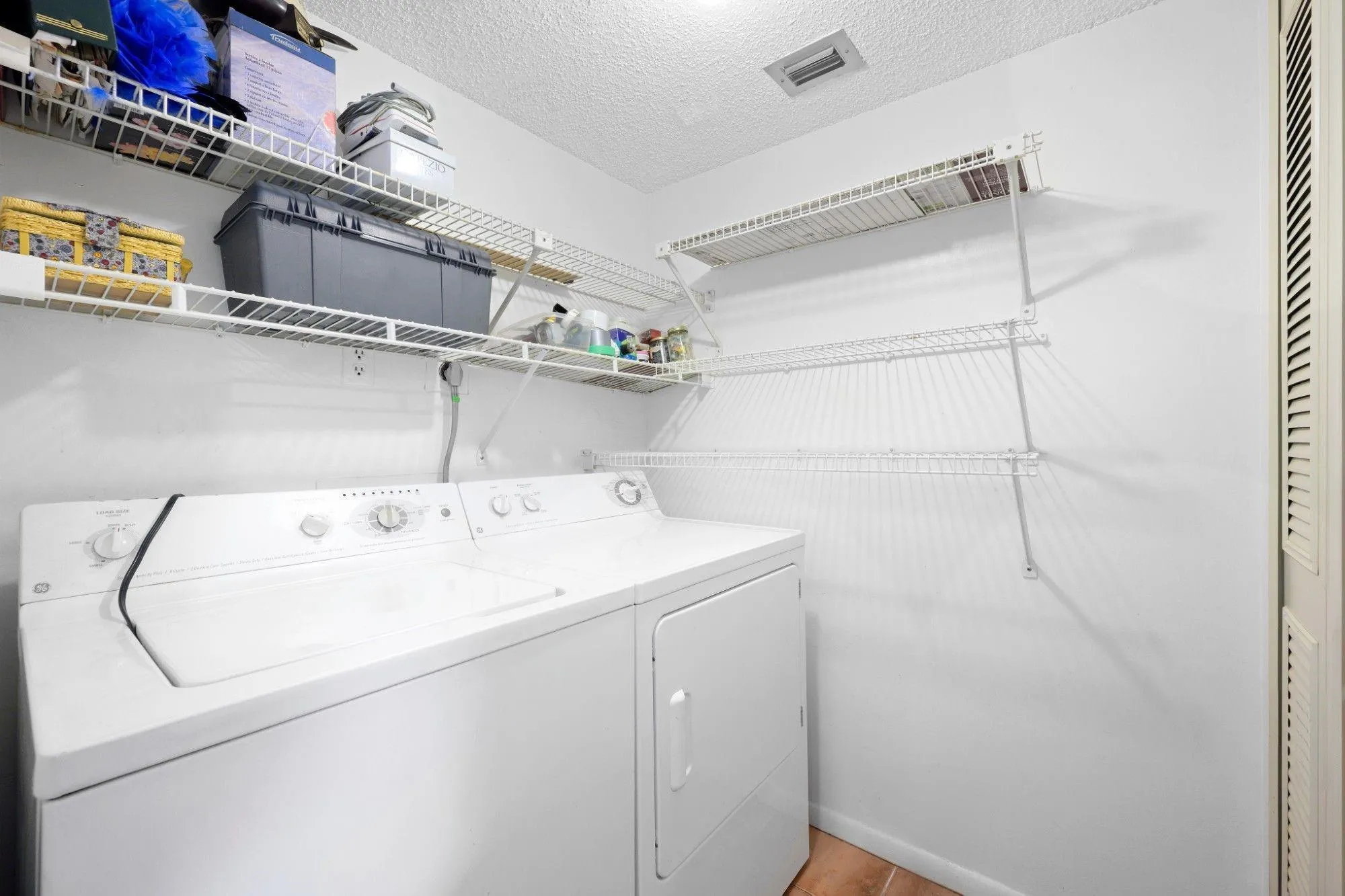 2206 S Cypress Bend Dr, #208
