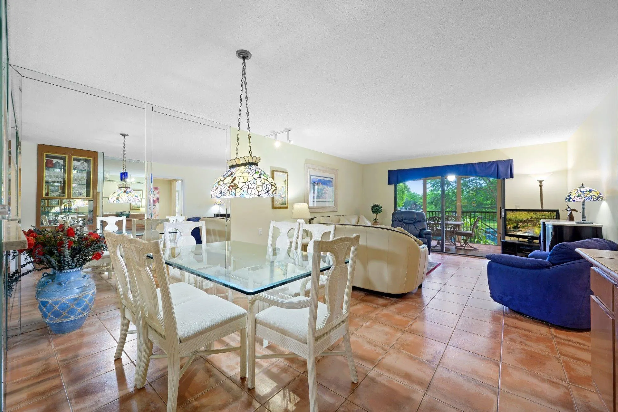 2206 S Cypress Bend Dr, #208
