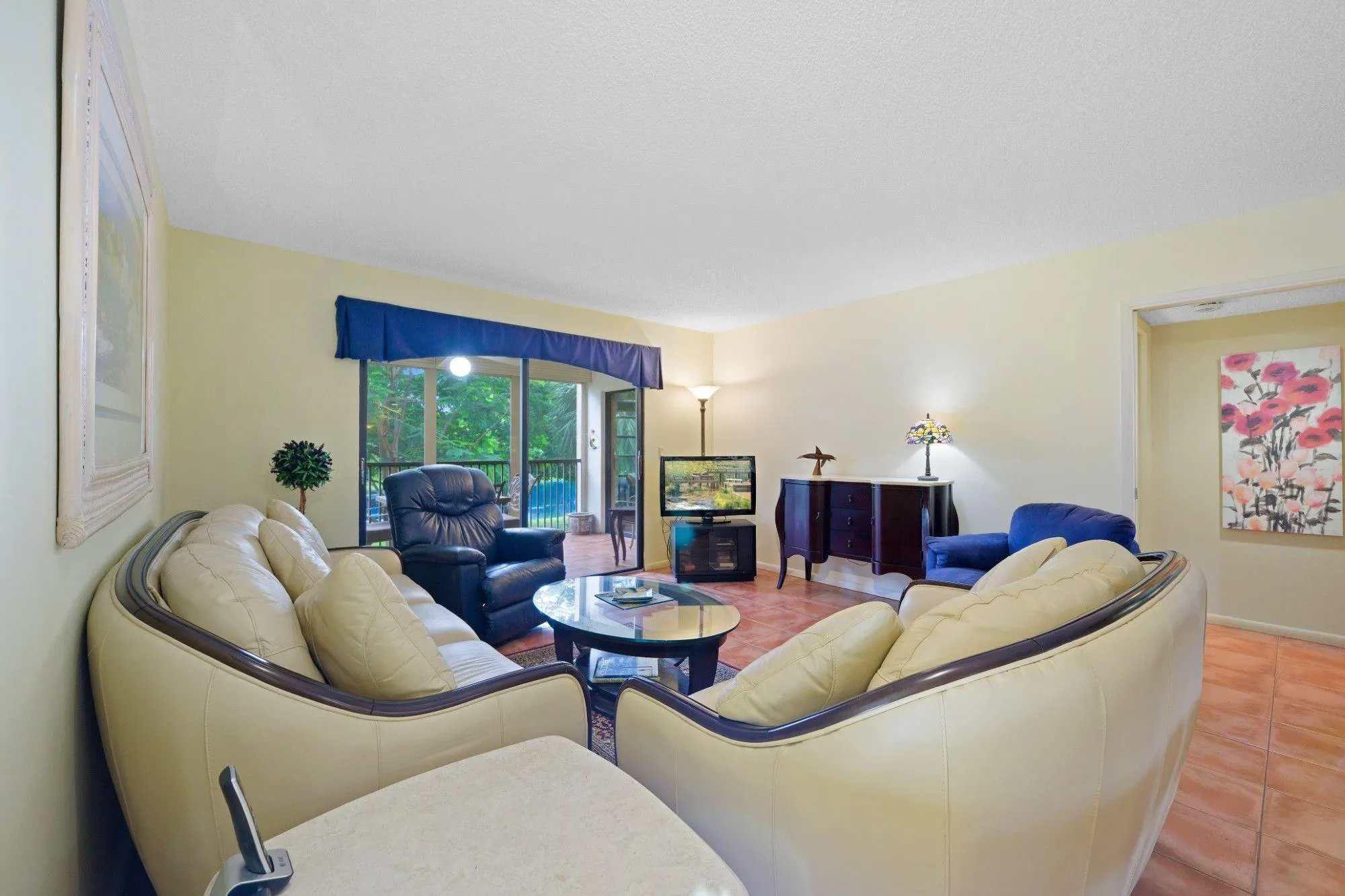 2206 S Cypress Bend Dr, #208