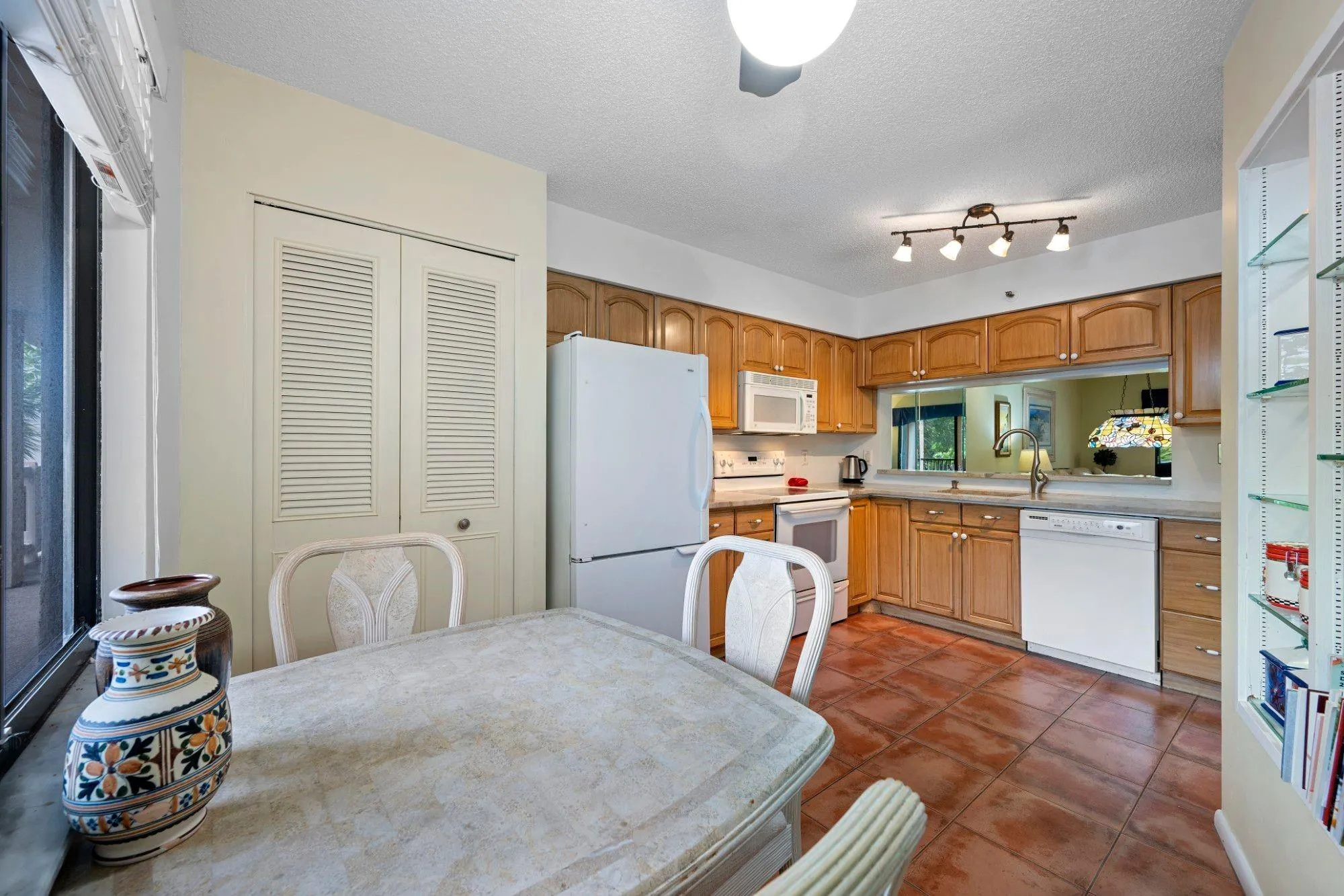 2206 S Cypress Bend Dr, #208