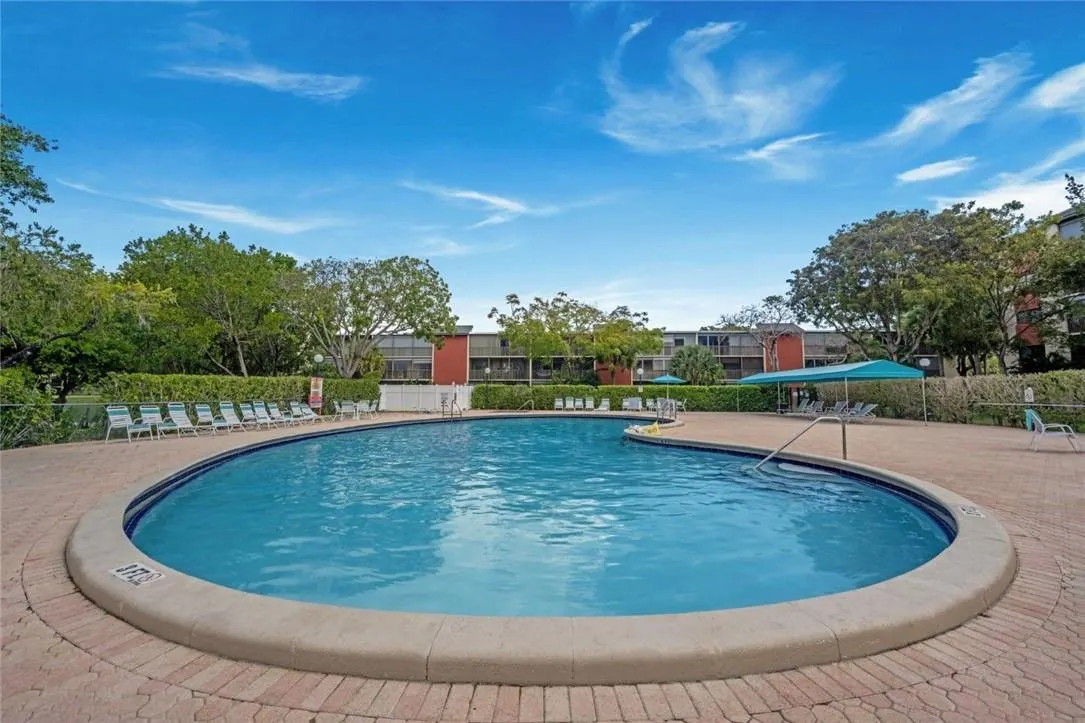 2206 S Cypress Bend Dr, #208