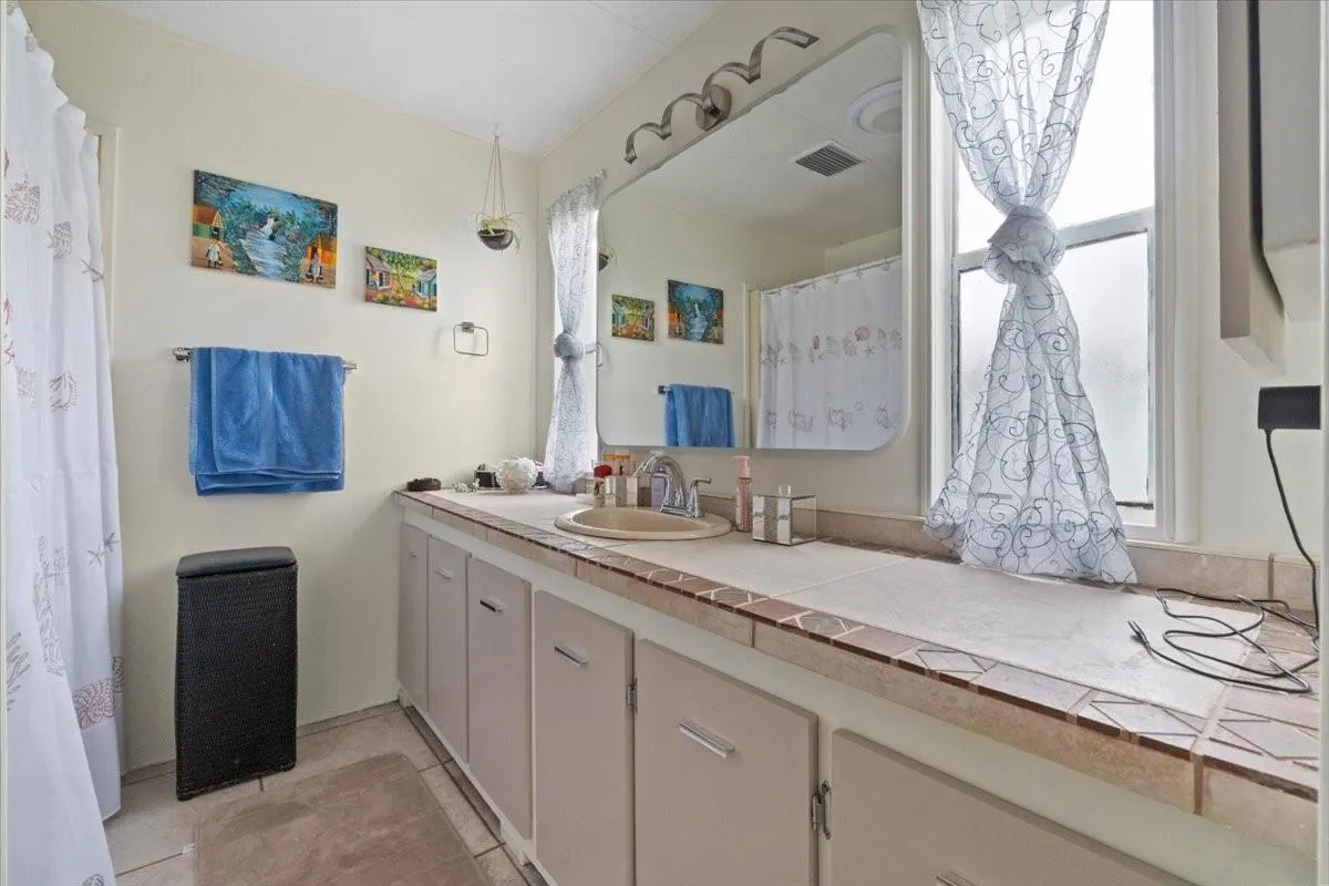 5343 NW 4th Ter