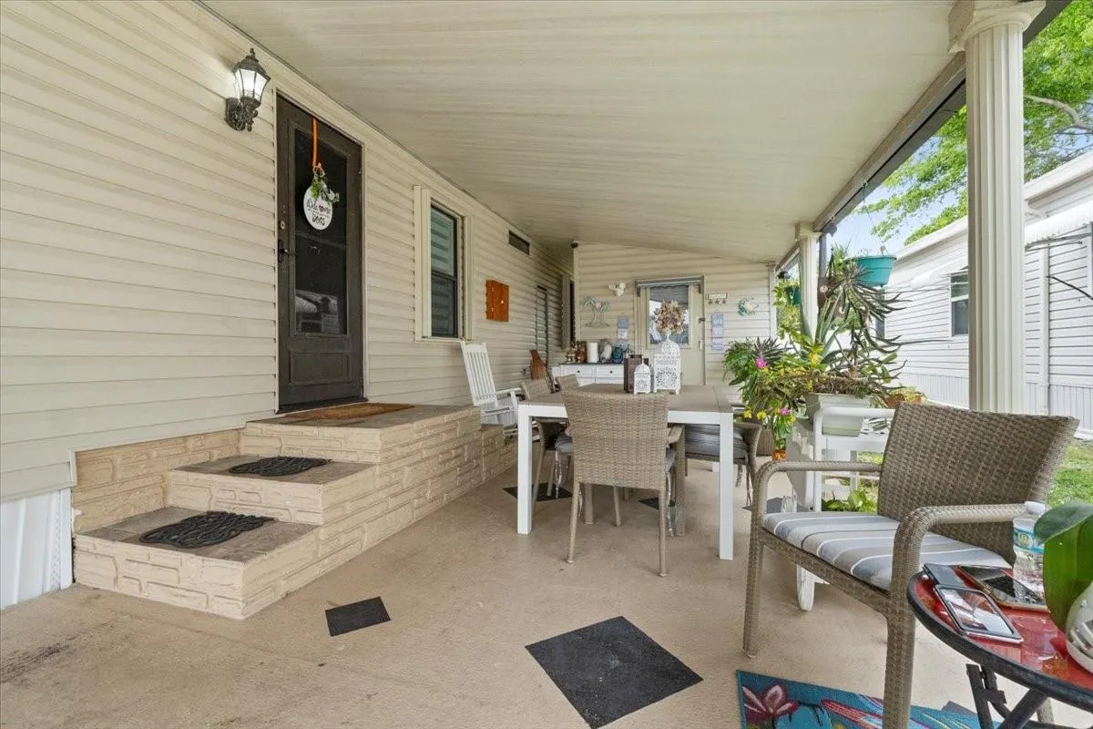 5343 NW 4th Ter