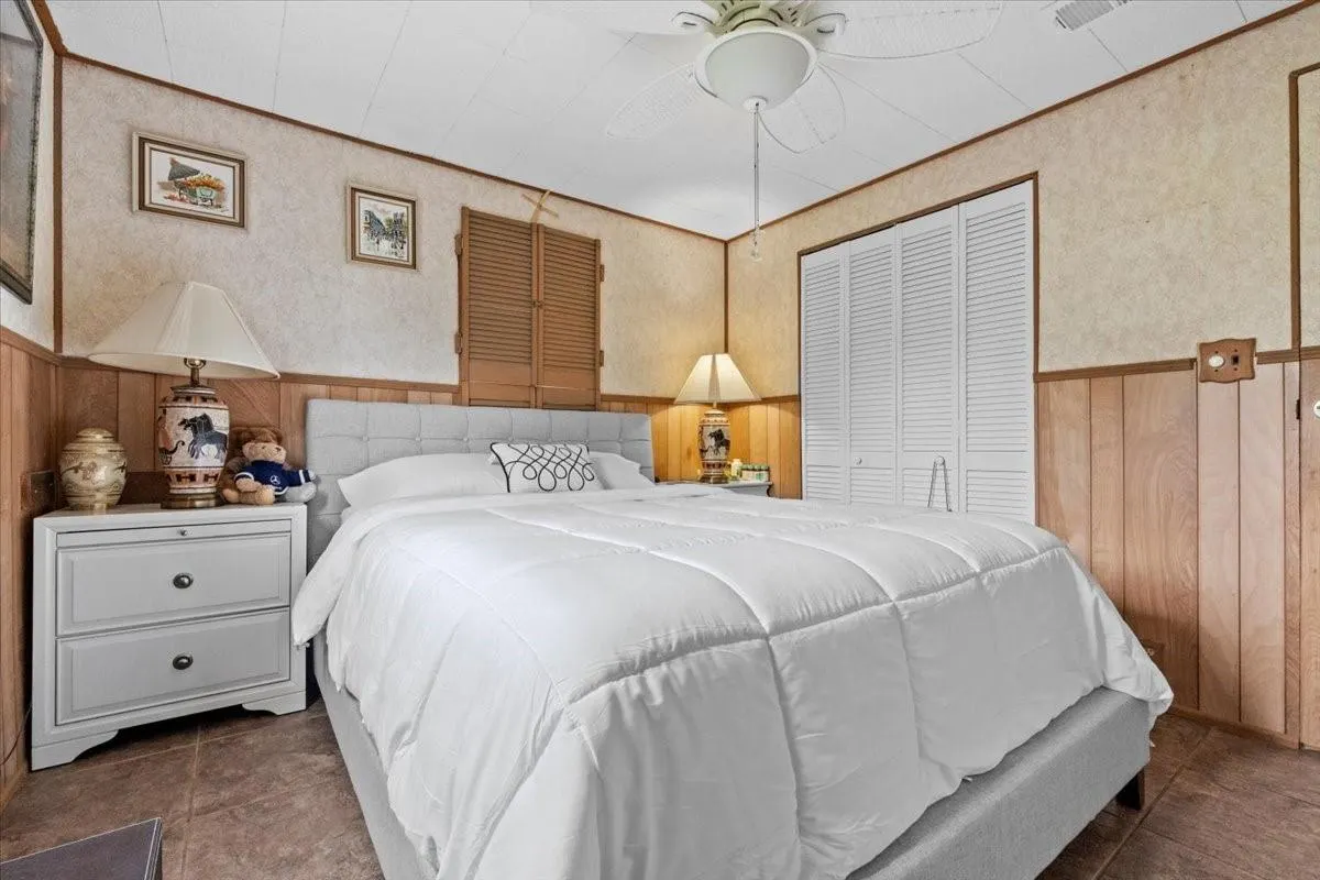 5343 NW 4th Ter