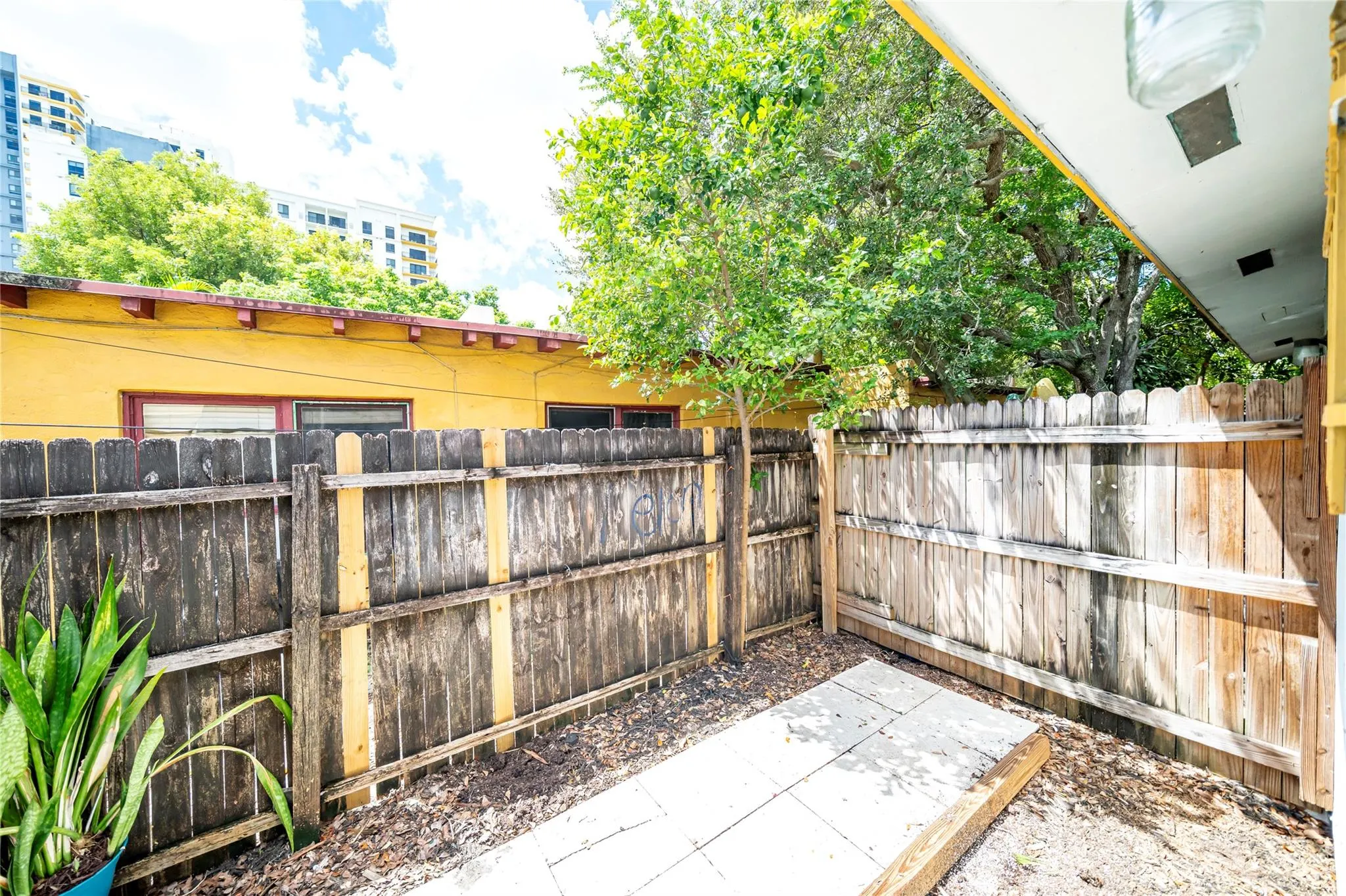 420 NE 1st Ave, #2