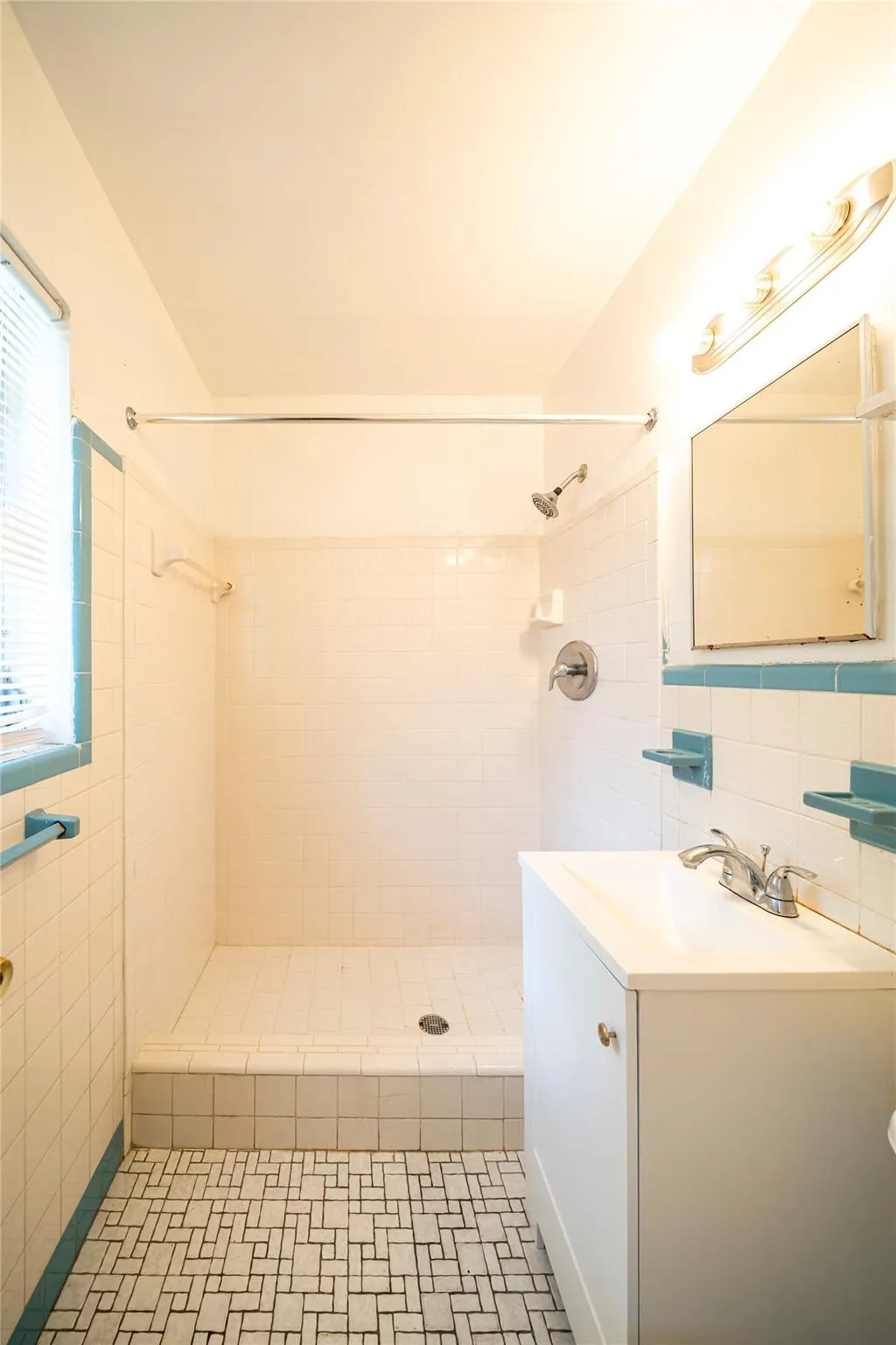 420 NE 1st Ave, #2