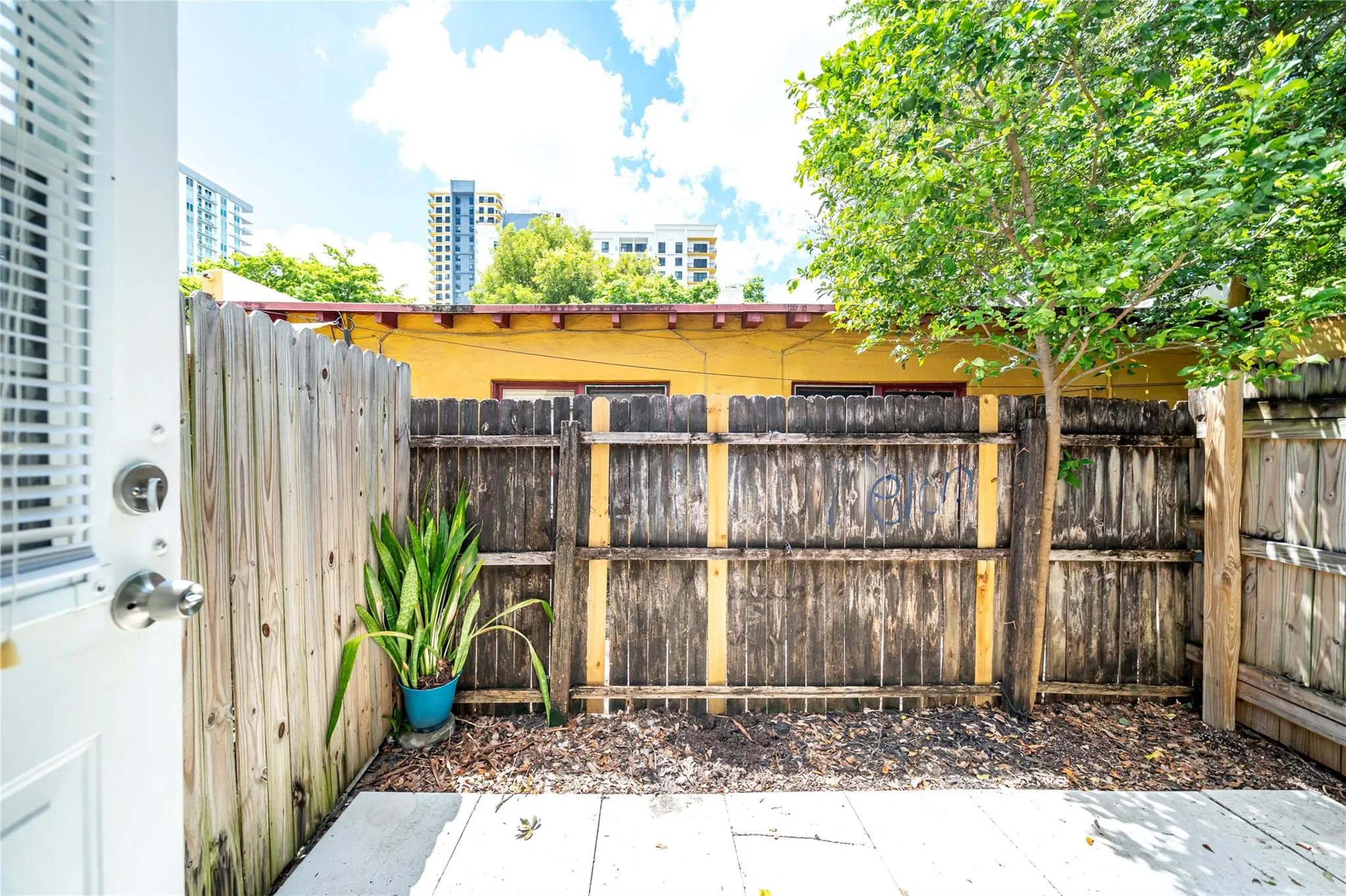 420 NE 1st Ave, #2