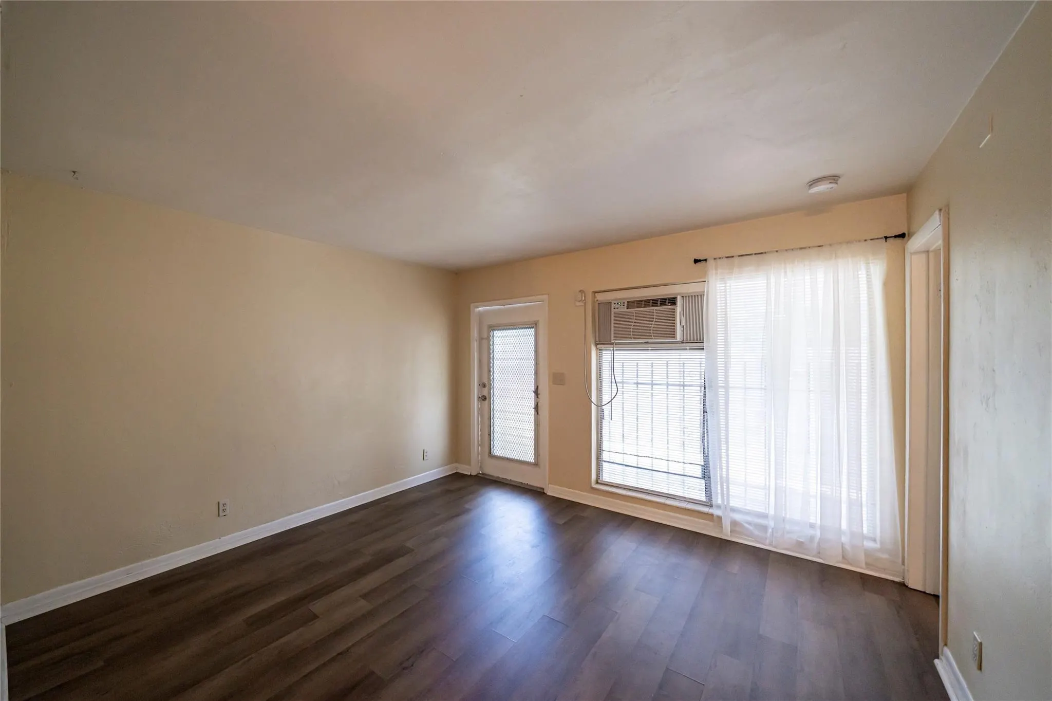 420 NE 1st Ave, #2