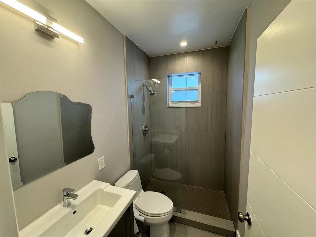 1501 SE 2nd Ct, #5