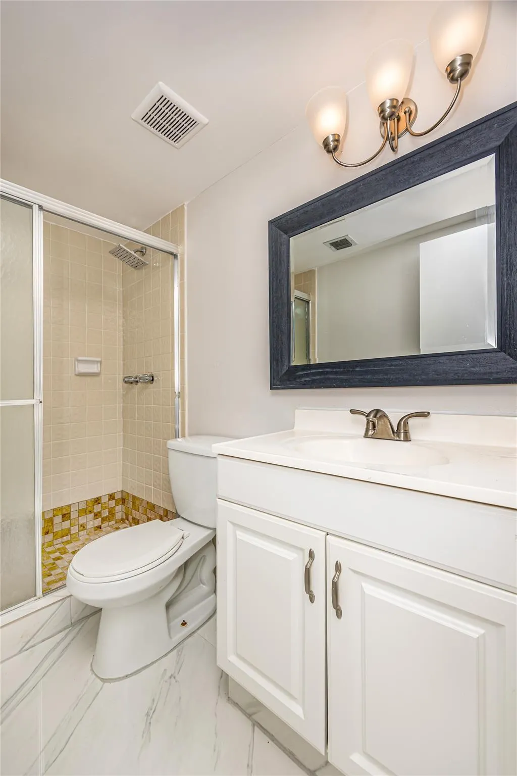 250 Jacaranda Dr, #607