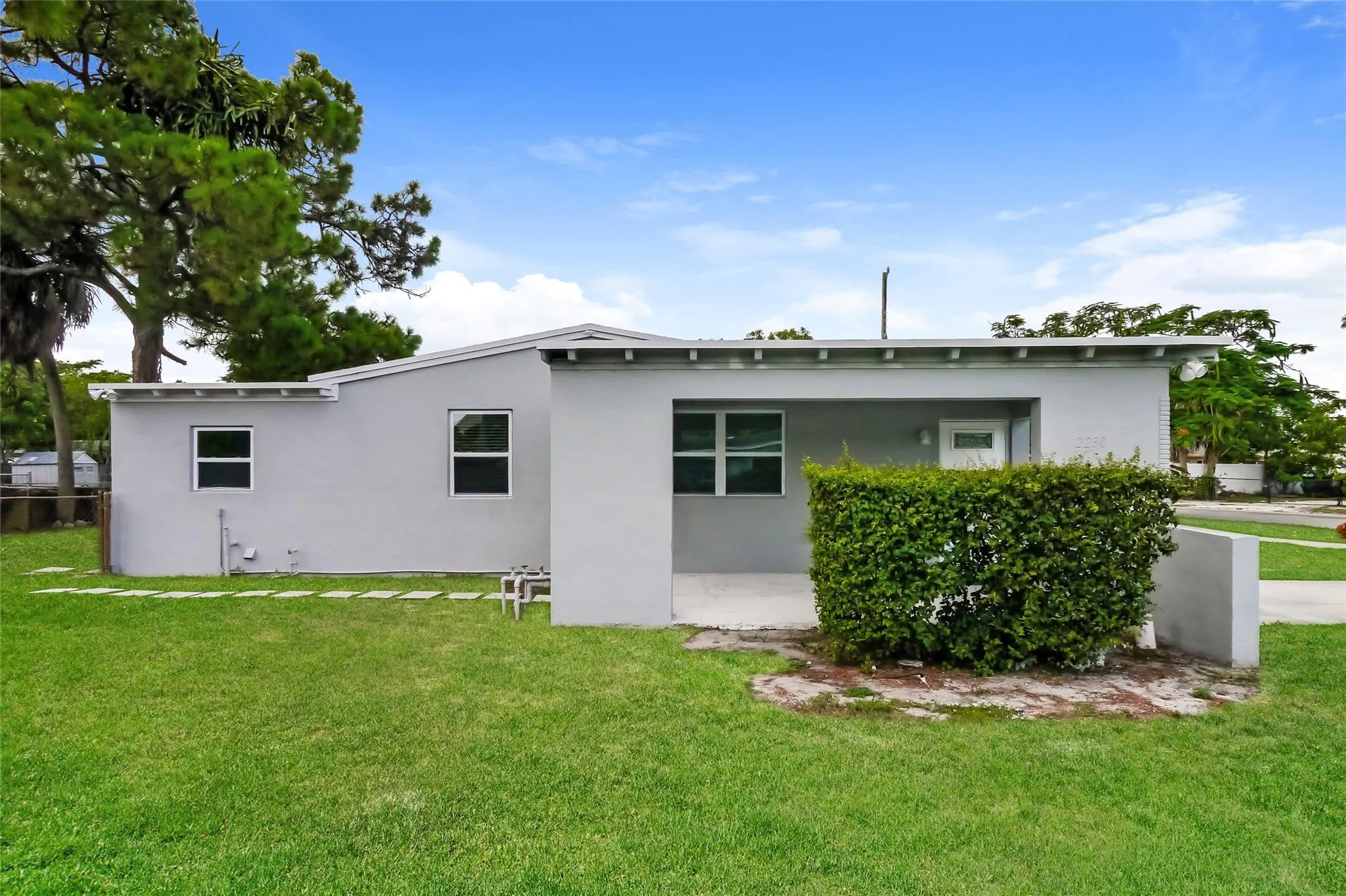 2230 SW 5th St