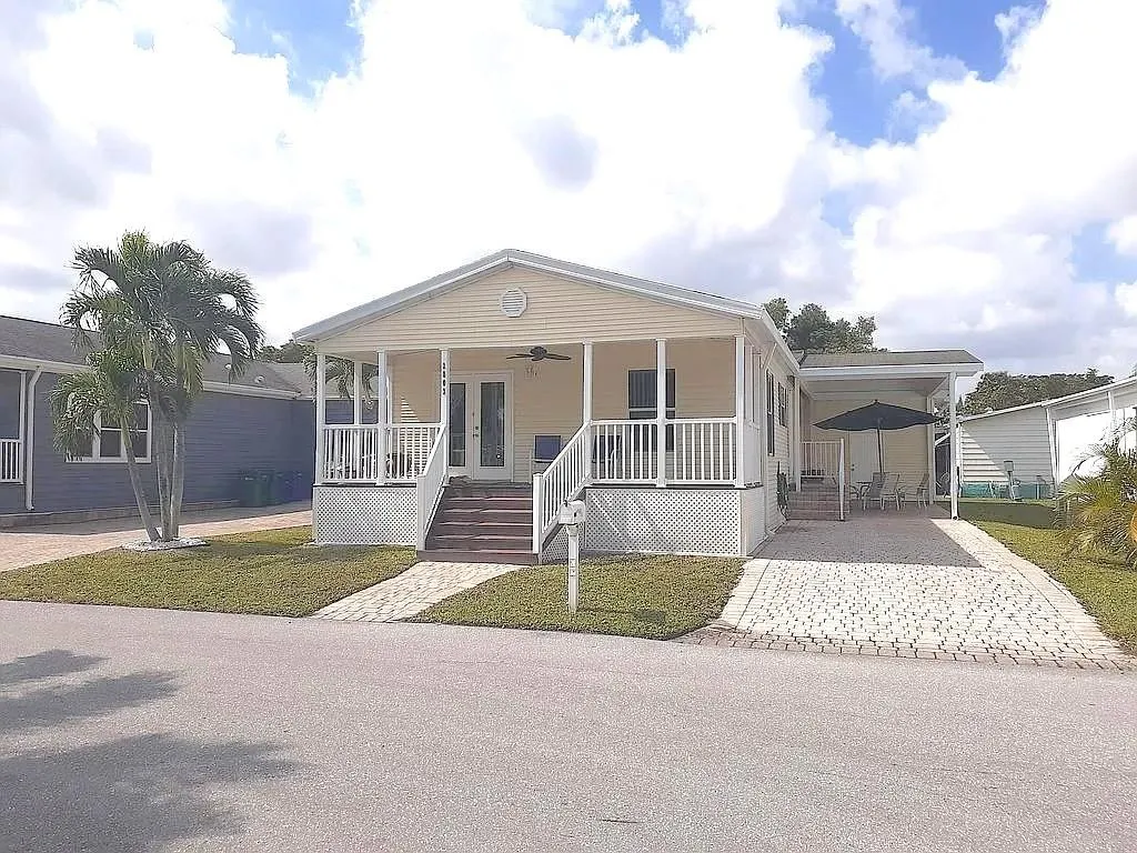 2803 NW 62