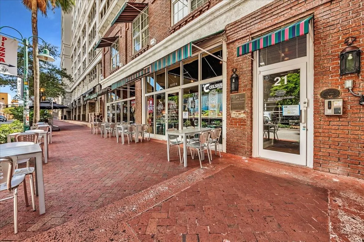 21 W Las Olas Blvd