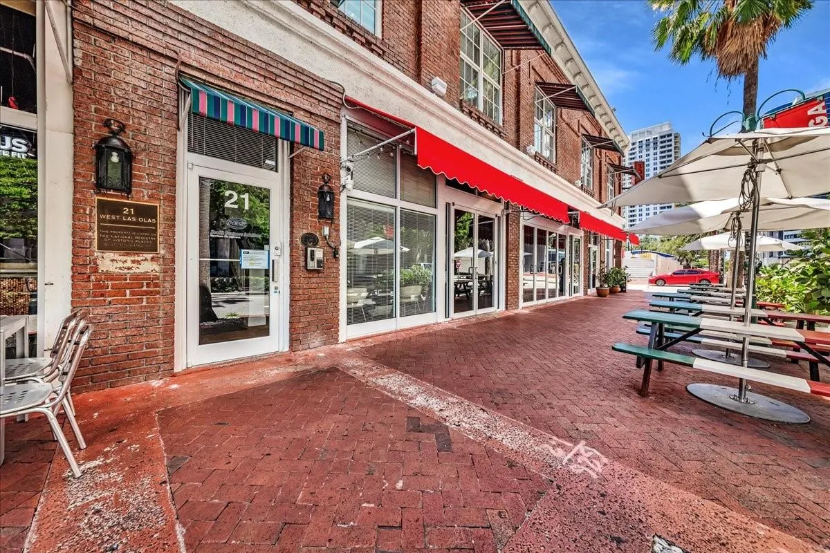 21 W Las Olas Blvd