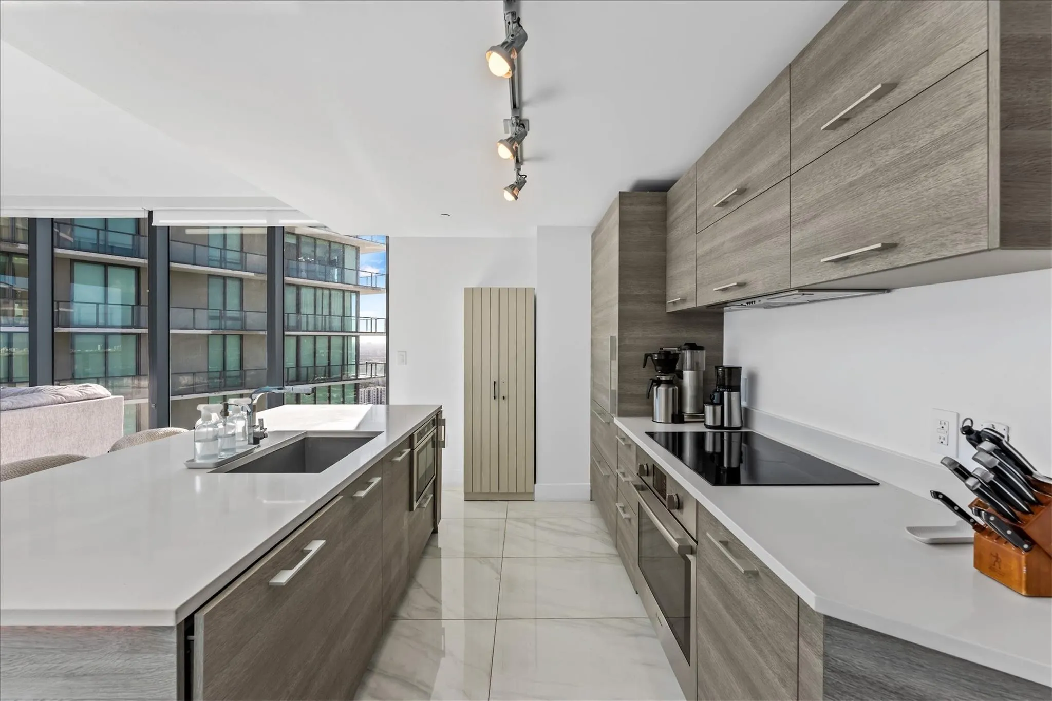 650 NE 32nd Street, #4501