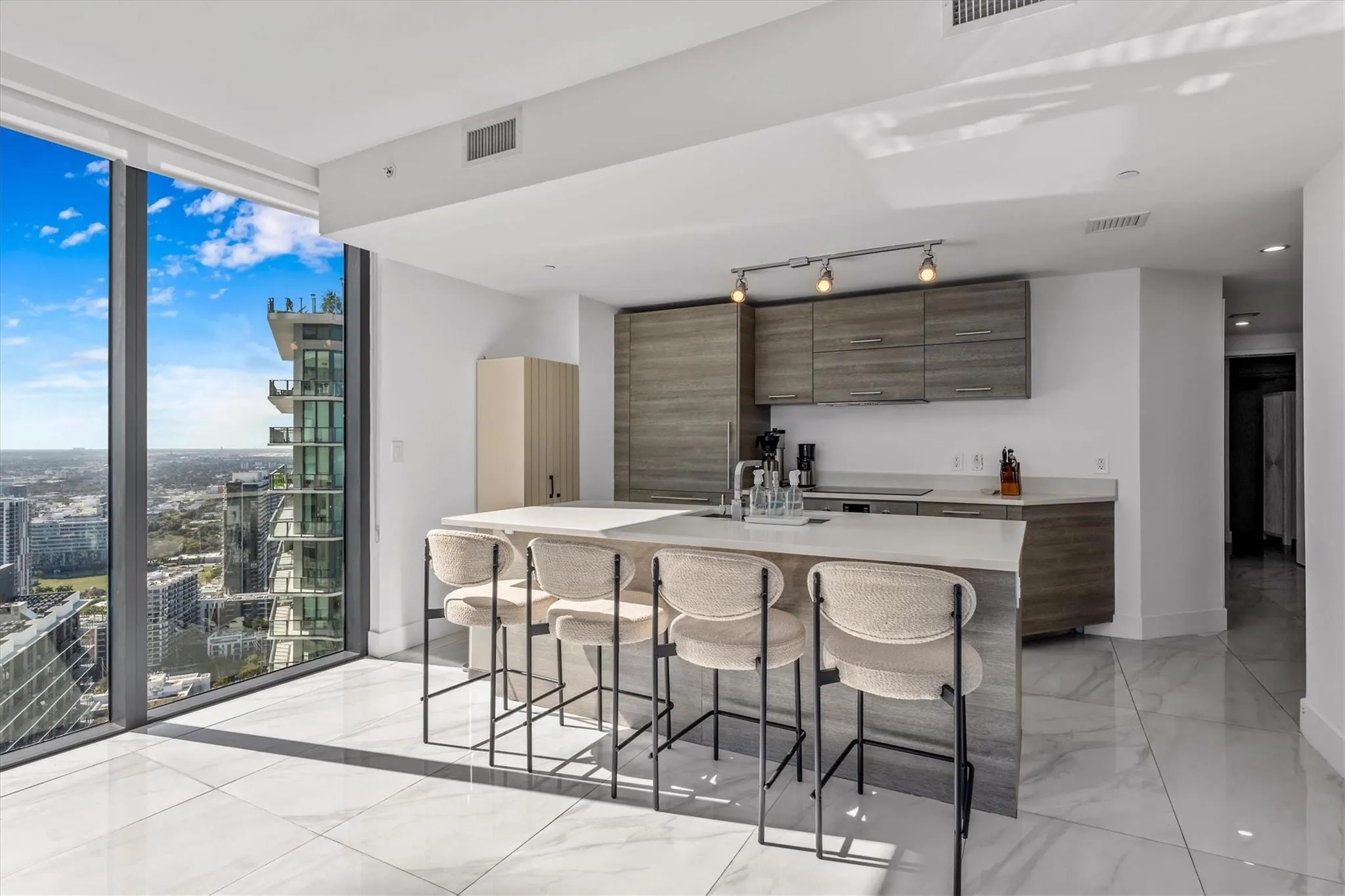 650 NE 32nd Street, #4501